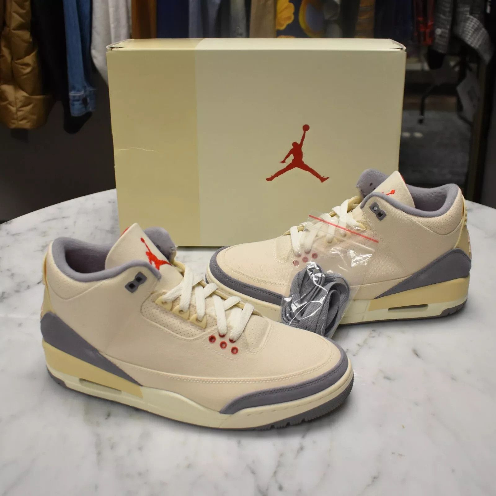 Jordan Brand × Nike Air Jordan 3 Retro SE Muslin Beige Red Sneakers Size US 8.5 / EU 41-42 - 2 Thumbnail