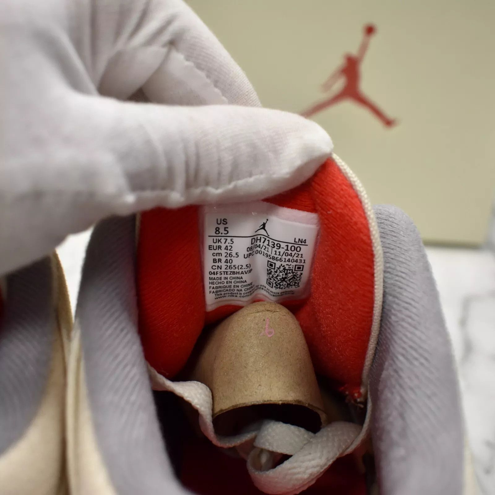 Jordan Brand × Nike Air Jordan 3 Retro SE Muslin Beige Red Sneakers Size US 8.5 / EU 41-42 - 10 Thumbnail