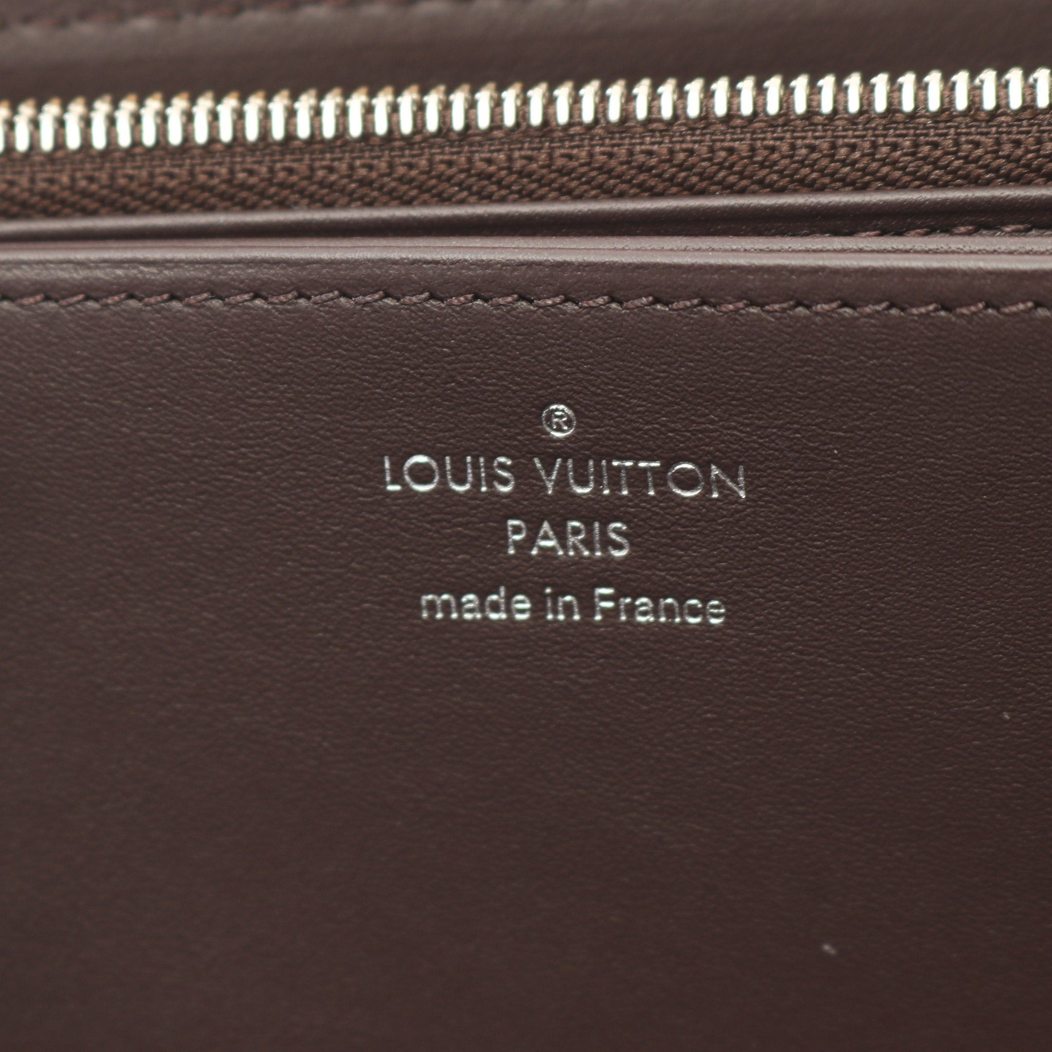 Louis Vuitton Louis Vuitton Zippy Wallet Mahina Claim Round Zipper Long Leather Light Beige Size ONE SIZE - 4 Thumbnail
