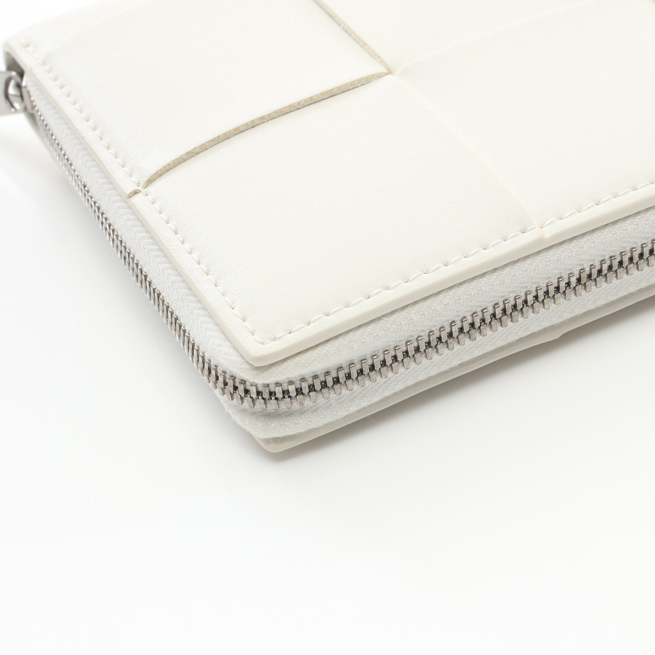 Bottega Veneta Bottega Veneta Cassette Zip Around Wallet Maxi Intrecciato Round Zipper Long Leather White Size ONE SIZE - 8 Thumbnail