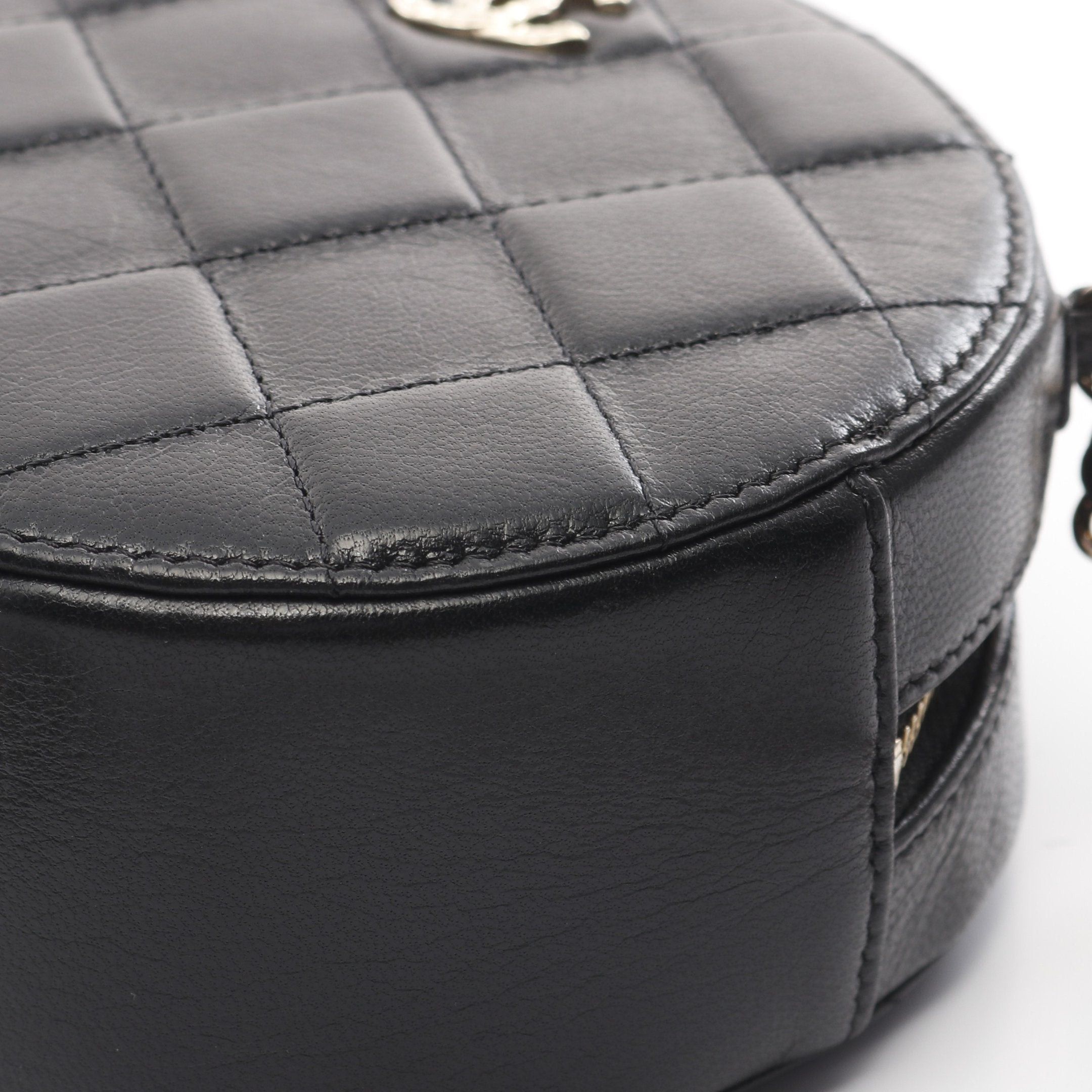 Chanel Chanel Matelasse Round Mini Chain Shoulder Bag Lambskin Black Gold Hardware Size ONE SIZE - 6 Thumbnail