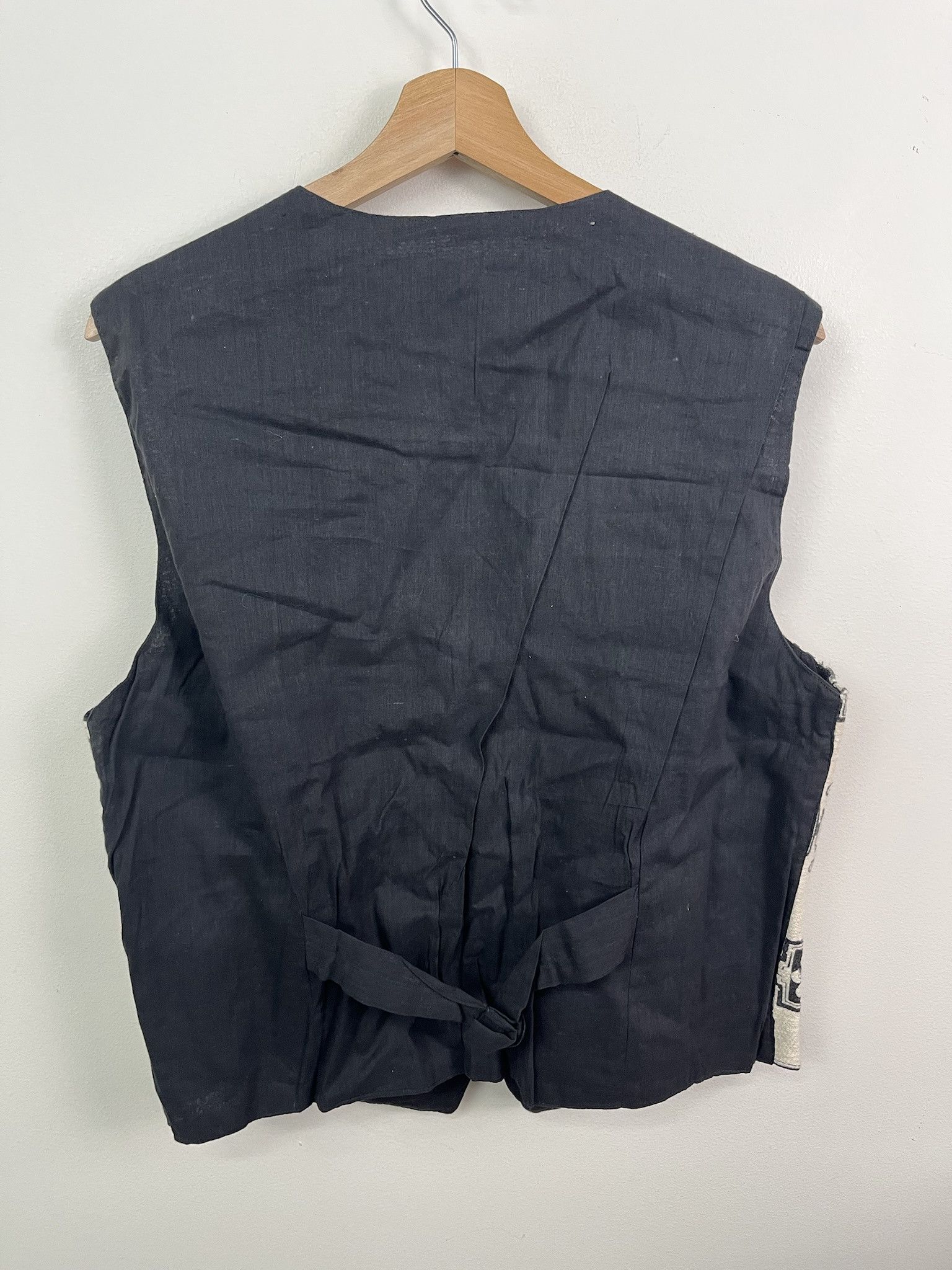 Handmade Vintage 1980s Nepalese Hand Made Vest YinYang Dragons Vest Size L Size US L / EU 52-54 / 3 - 3 Thumbnail