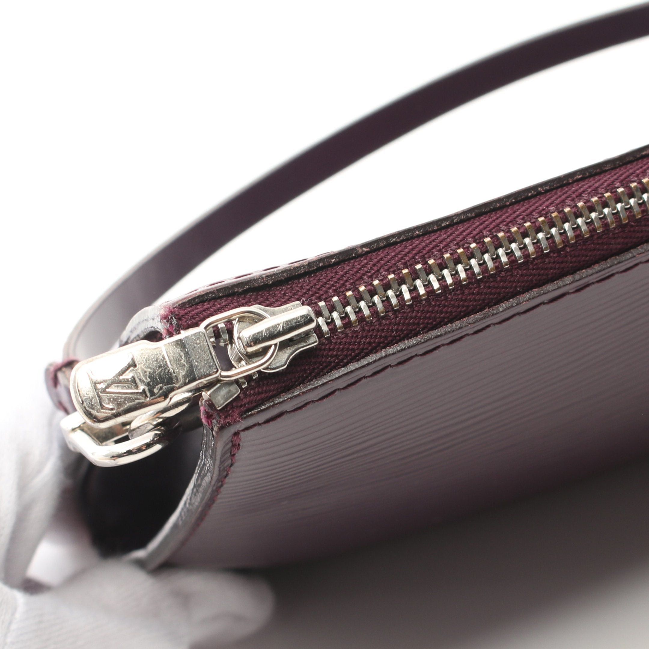 Louis Vuitton Louis Vuitton Pochette Accessoires Epi Cassis Handbag Leather Dark Purple Size ONE SIZE - 9 Thumbnail