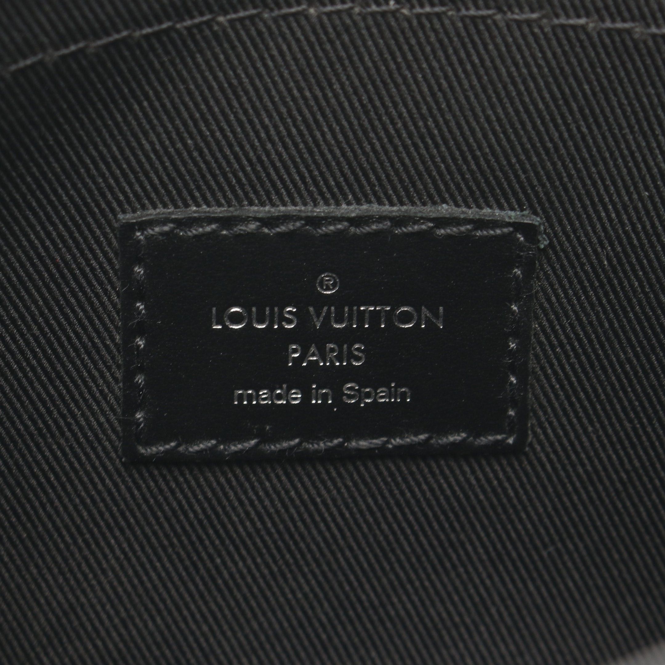 Louis Vuitton Louis Vuitton Studio Messenger Damier Graphite 3D Antarctica Shoulder Bag Leather Gray White Black Size ONE SIZE - 4 Thumbnail