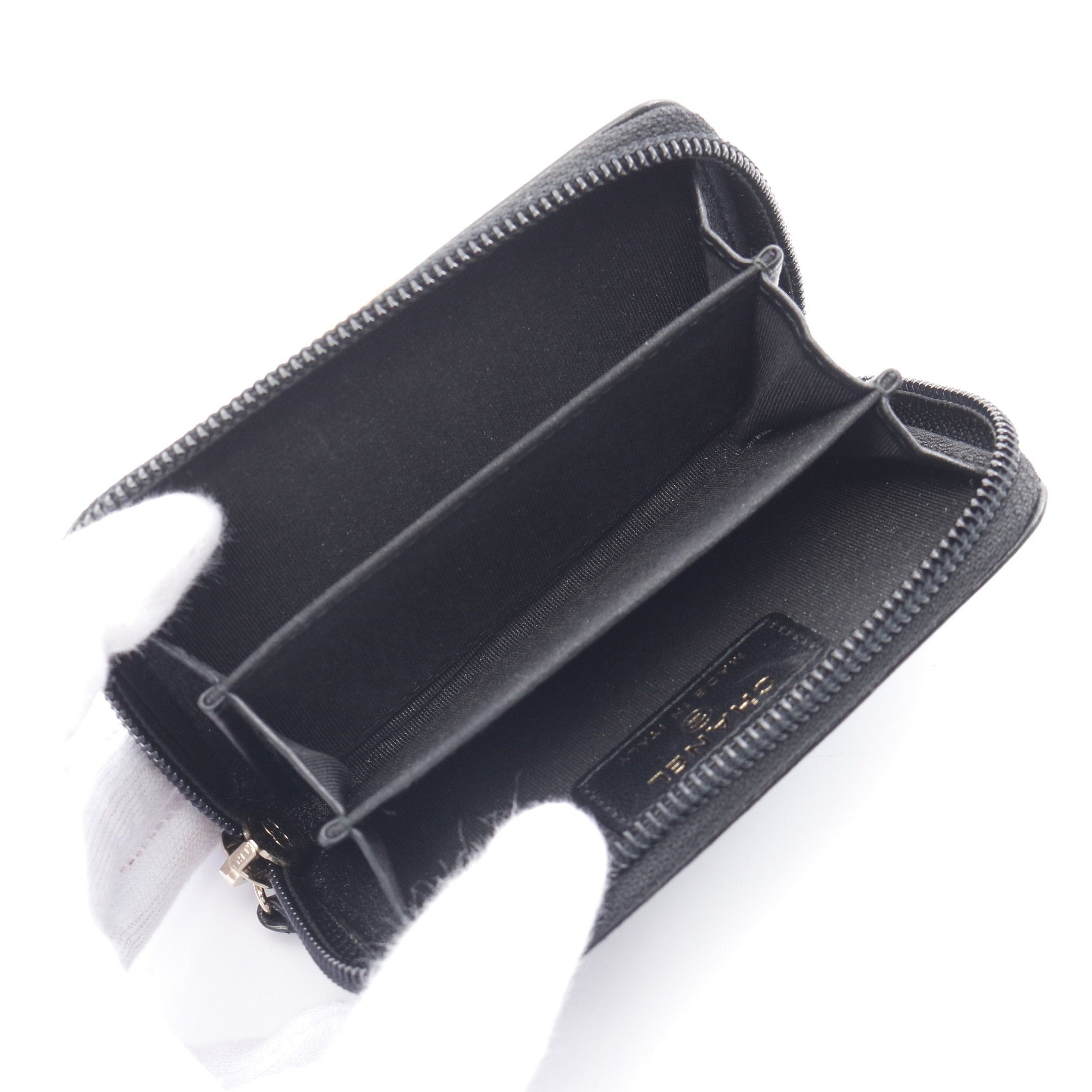 Chanel Chanel Boy Chanel Coin Purse Lambskin Black Gold Hardware Size ONE SIZE - 3 Thumbnail
