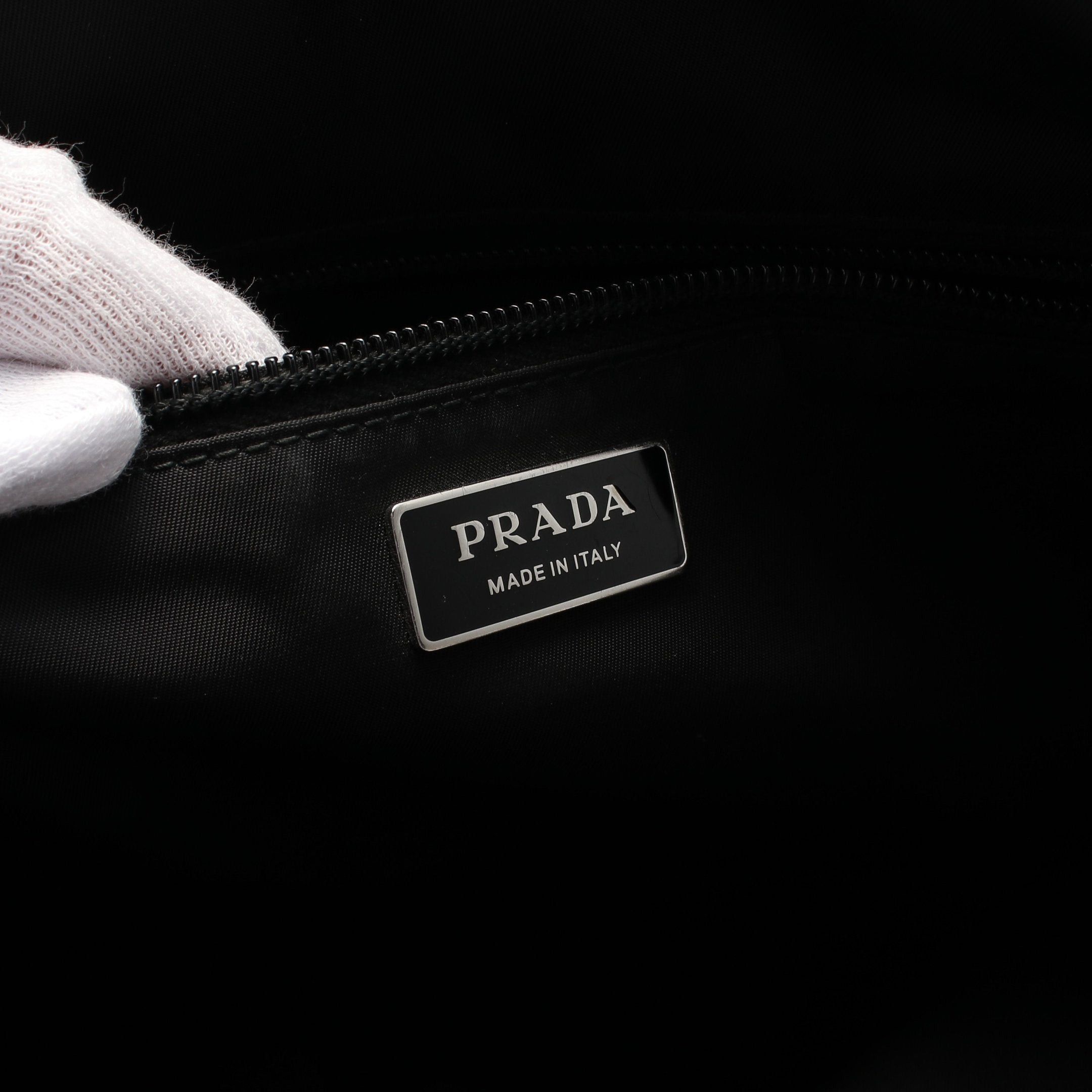 Prada Prada Re-Nylon Large Padet Shoulder Bag Nylon Leather Black Size ONE SIZE - 4 Thumbnail