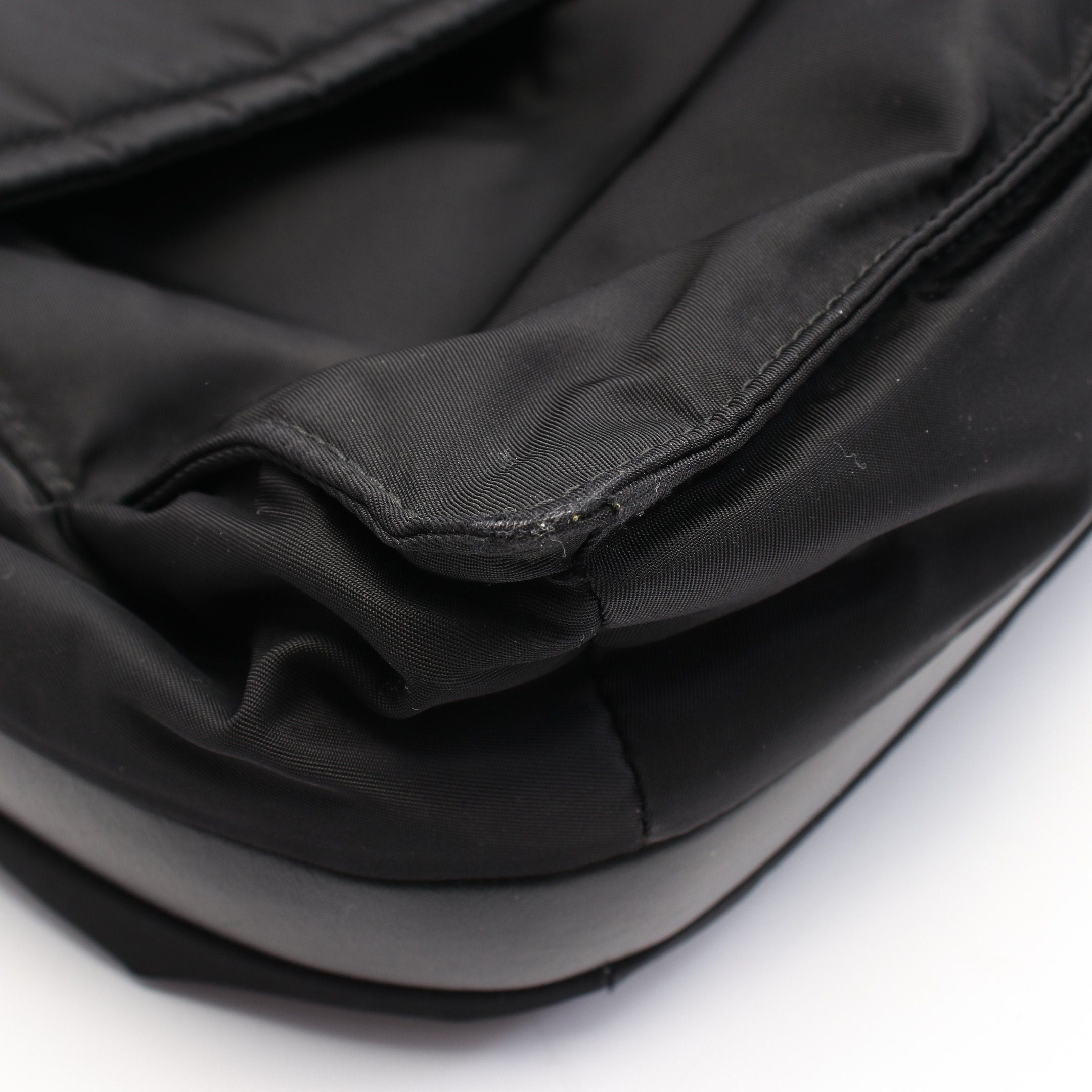 Prada Prada Re-Nylon Large Padet Shoulder Bag Nylon Leather Black Size ONE SIZE - 5 Thumbnail