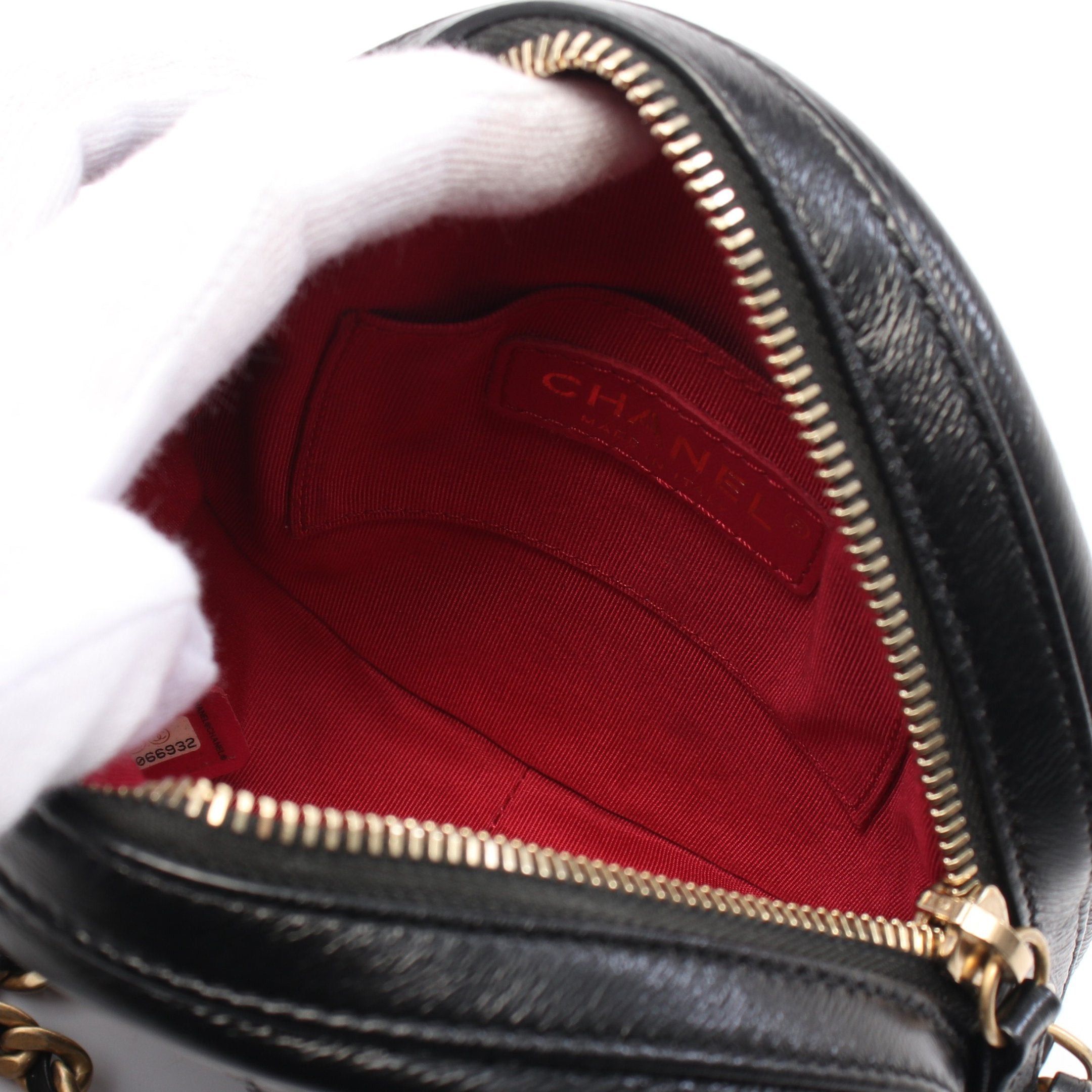 Chanel Chanel Matelasse Round Mini Chain Shoulder Bag Leather Black Gold Hardware Size ONE SIZE - 3 Thumbnail