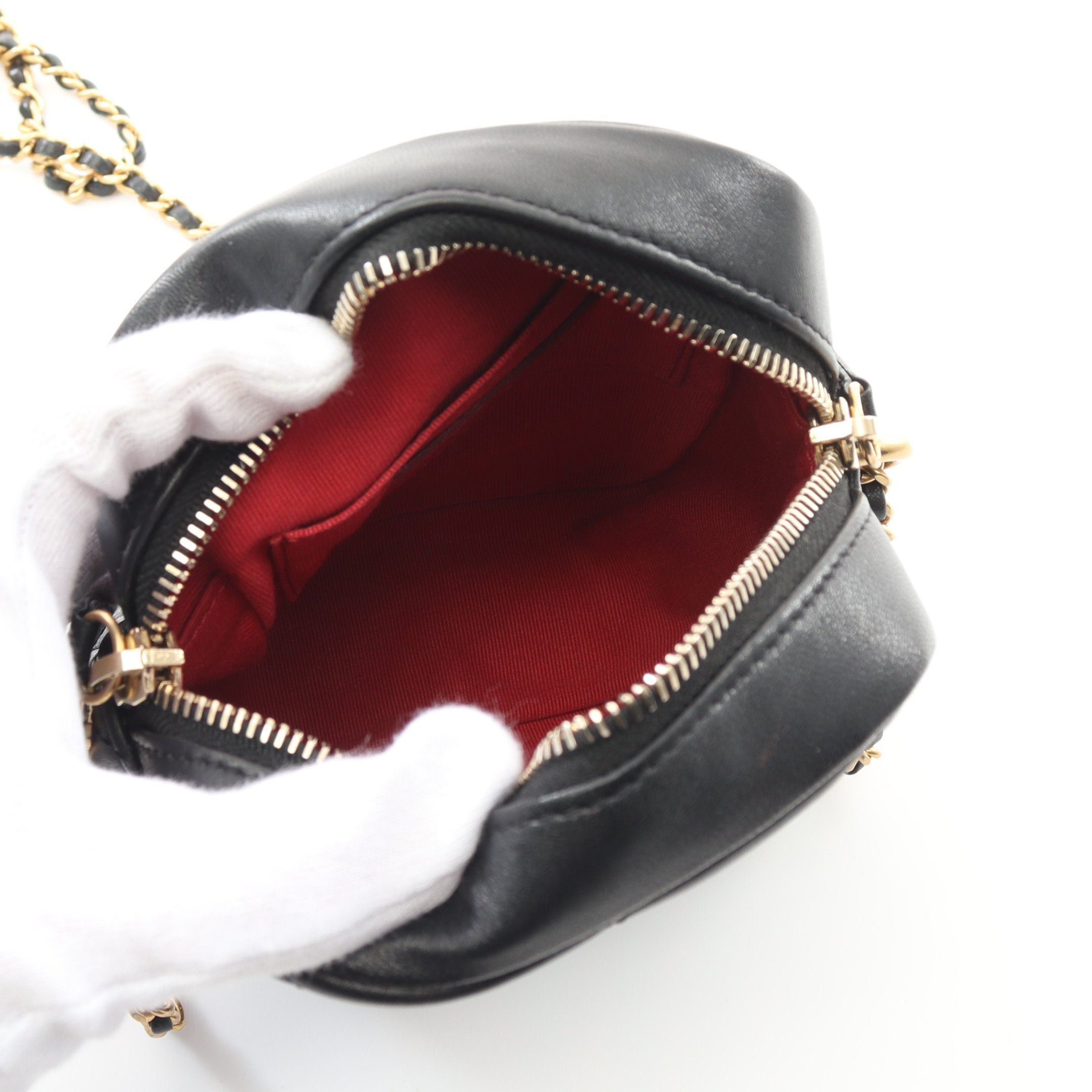 Chanel Chanel Matelasse Fake Pearl Chain Shoulder Bag Lambskin Black Gold Hardware Size ONE SIZE - 3 Thumbnail