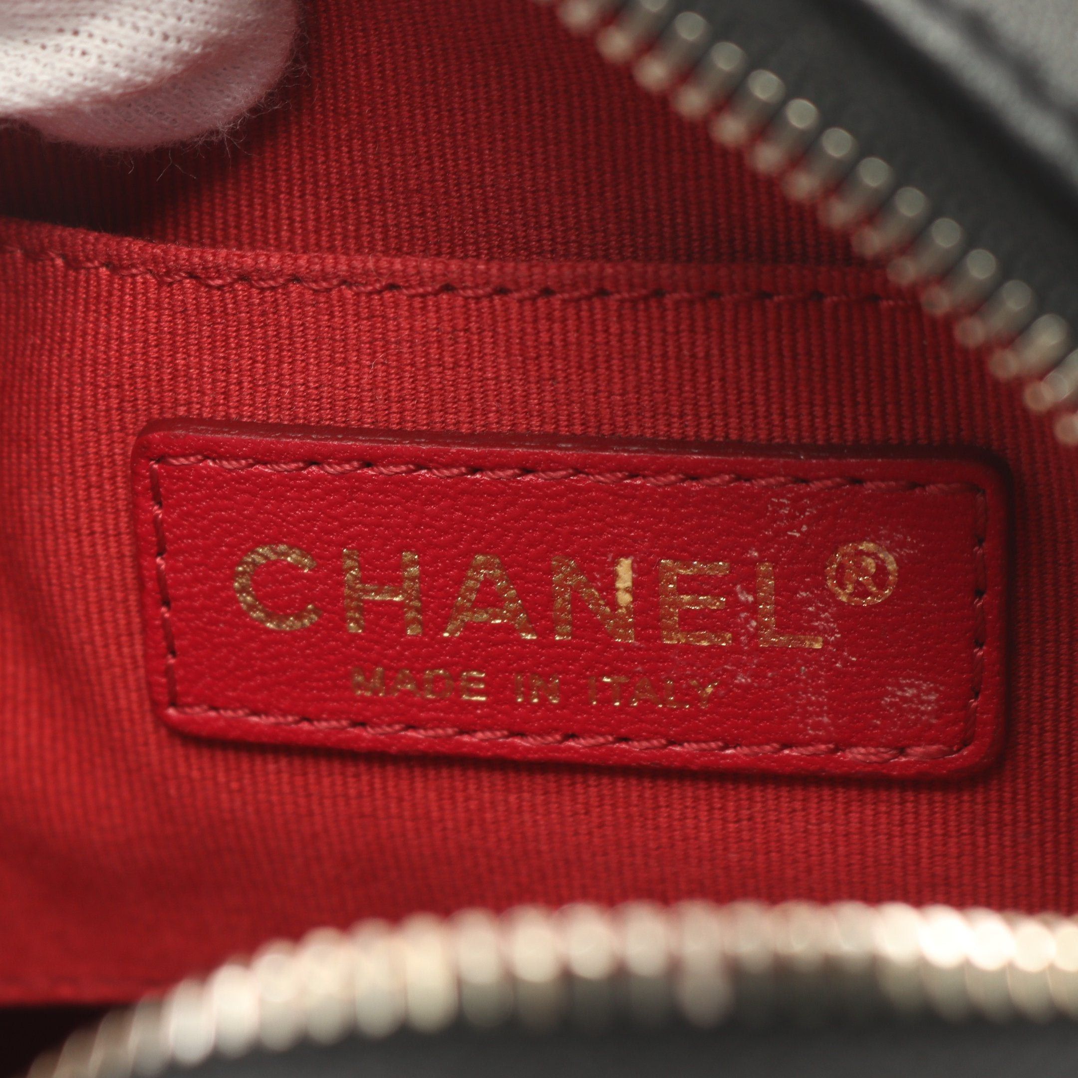 Chanel Chanel Matelasse Fake Pearl Chain Shoulder Bag Lambskin Black Gold Hardware Size ONE SIZE - 4 Thumbnail