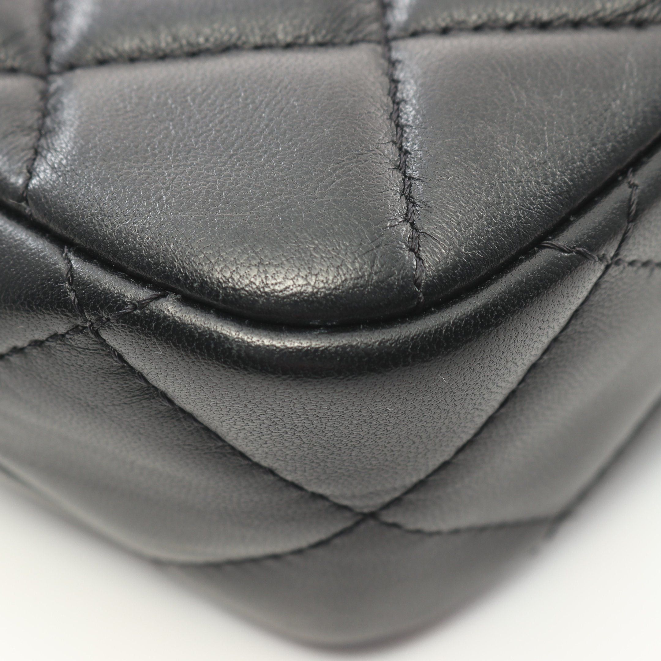 Chanel Chanel Matelasse Fake Pearl Chain Shoulder Bag Lambskin Black Gold Hardware Size ONE SIZE - 6 Thumbnail
