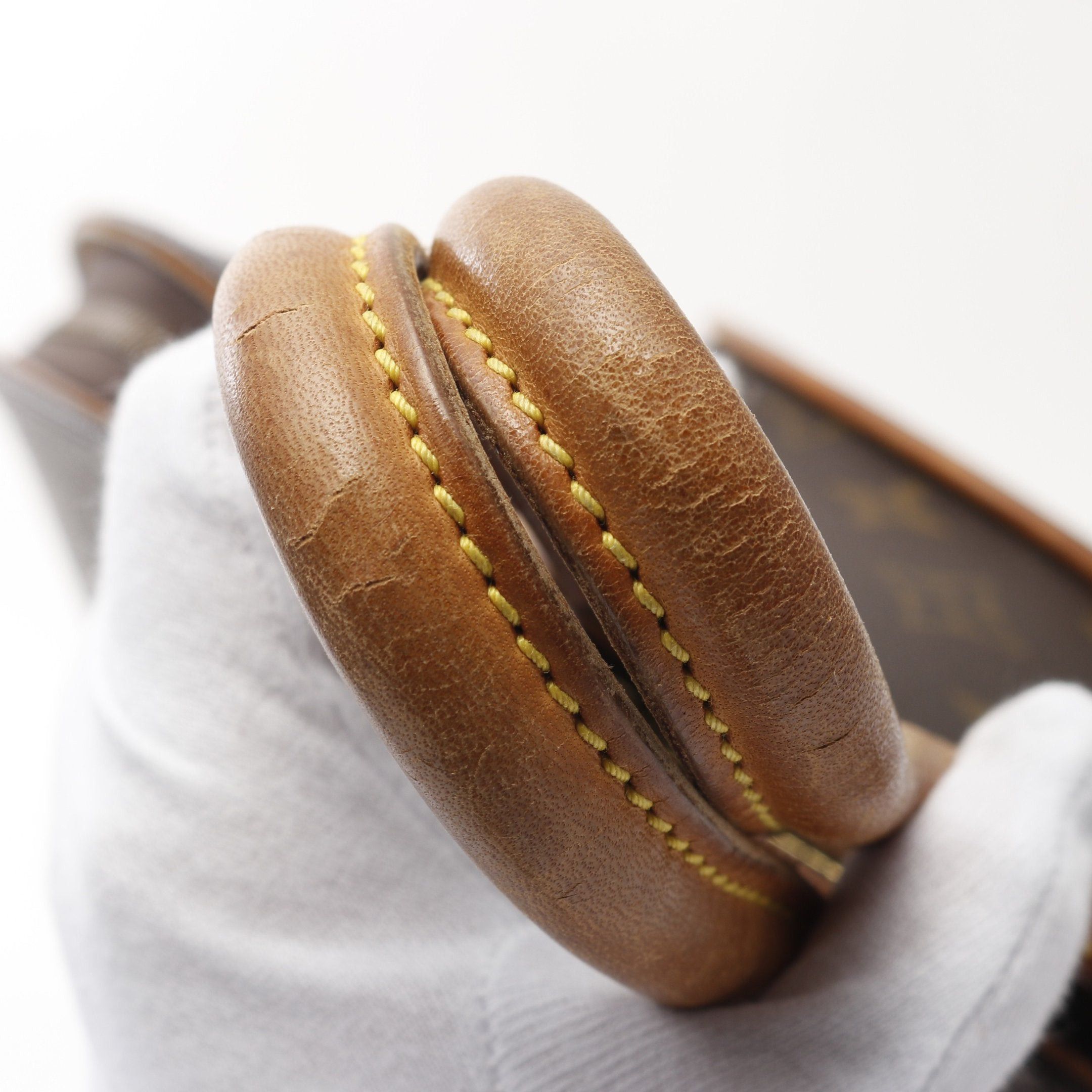 Louis Vuitton Louis Vuitton Ellipse Mm Monogram Handbag Leather Brown Size ONE SIZE - 8 Thumbnail
