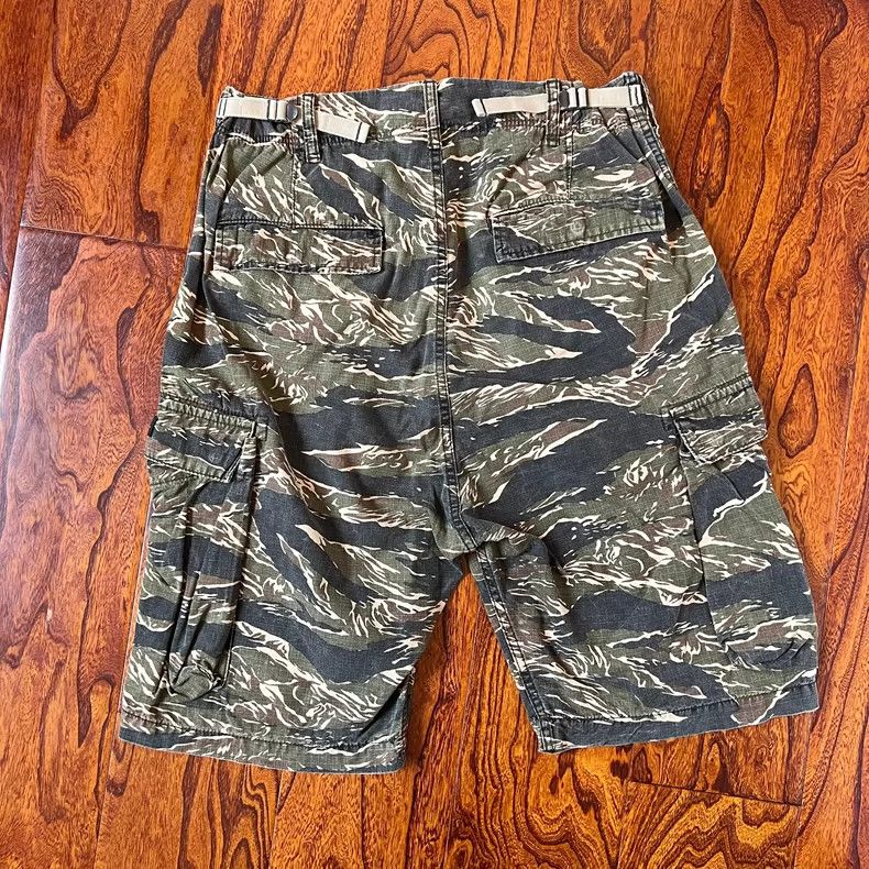 Neighborhood Neighborhood Camouflage Tiger Stripe Shorts Size US 30 / EU 46 - 2 Thumbnail