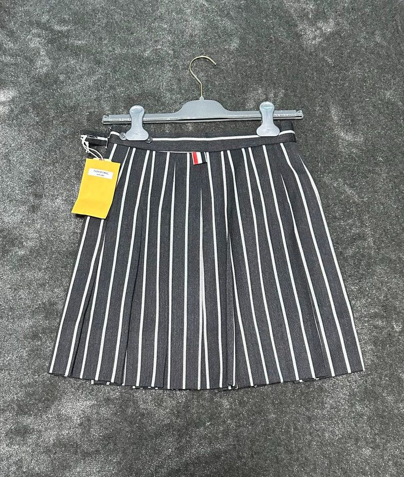 Thom Browne Thom Browne Dark Grey Pleated Skirt-dmc Size 22" - 6 Thumbnail