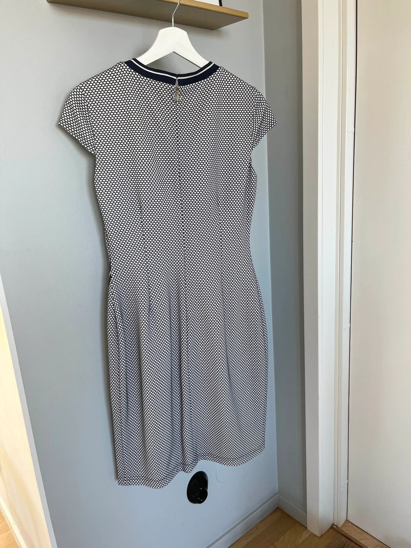Tommy Hilfiger Tommy Hilfiger Dress Size S / US 4 / IT 40 - 3 Thumbnail