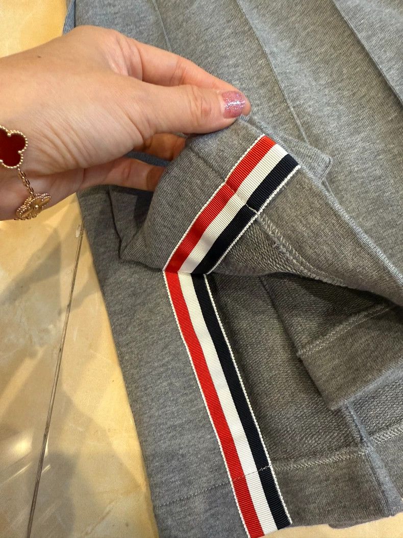 Thom Browne Grey Pleated Skirt by Thom Browne-dmc Size 42" / US 20 - 5 Thumbnail