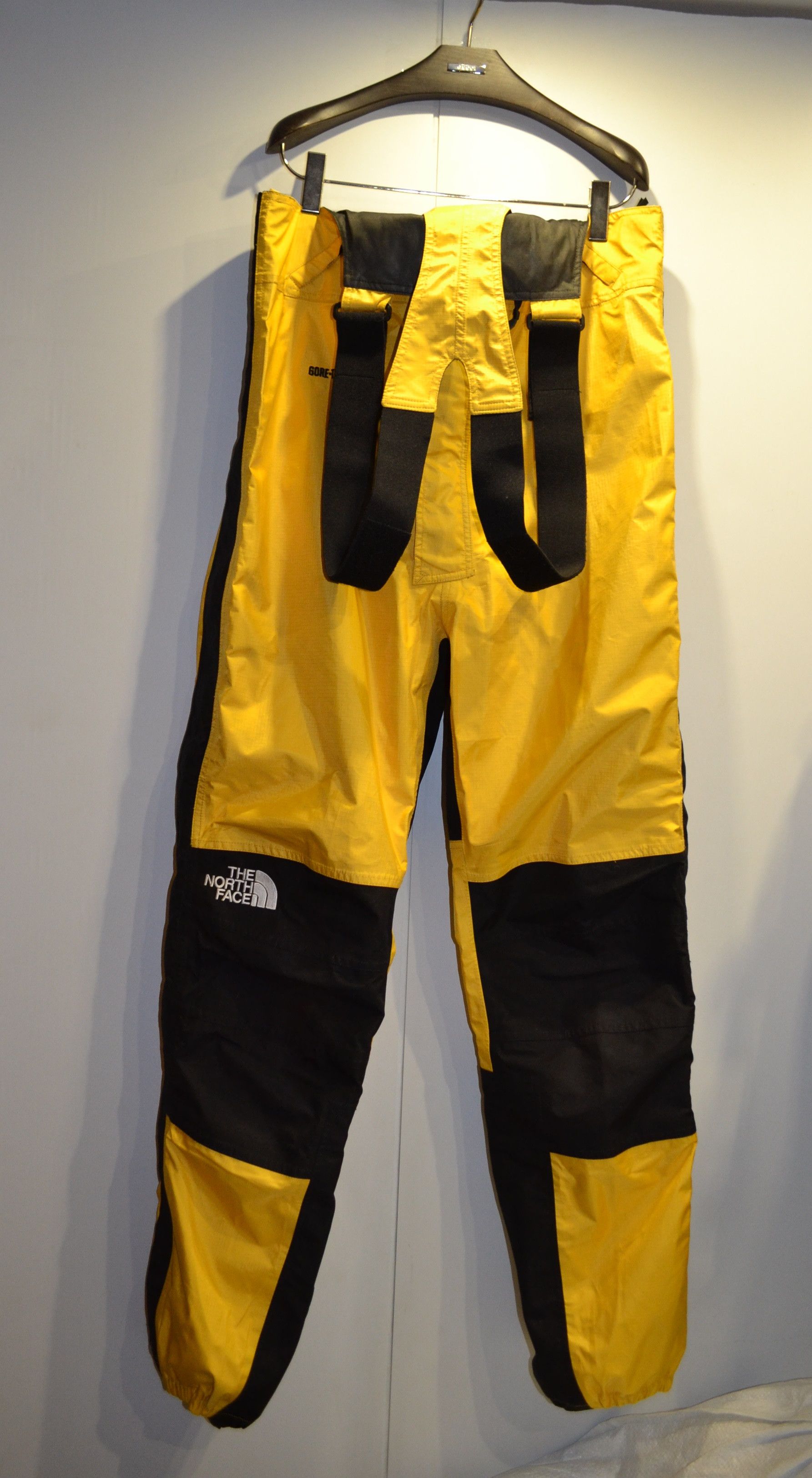 The North Face The North Face Vintage BIB XL Overall Yellow Ripstop Gore-tex Deadstock Winter Hardshell Suit Rare Supreme 90s piece Karakoram Salopette Size US 36 / EU 52 - 1 Preview