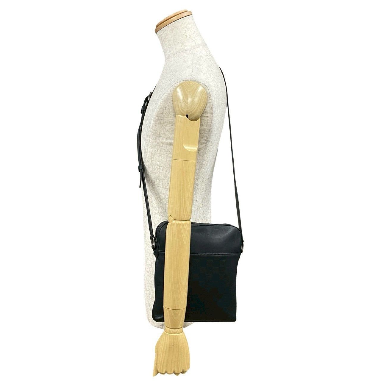 Louis Vuitton Louis Vuitton Shoulder Bag Black Leather Size ONE SIZE - 2 Thumbnail