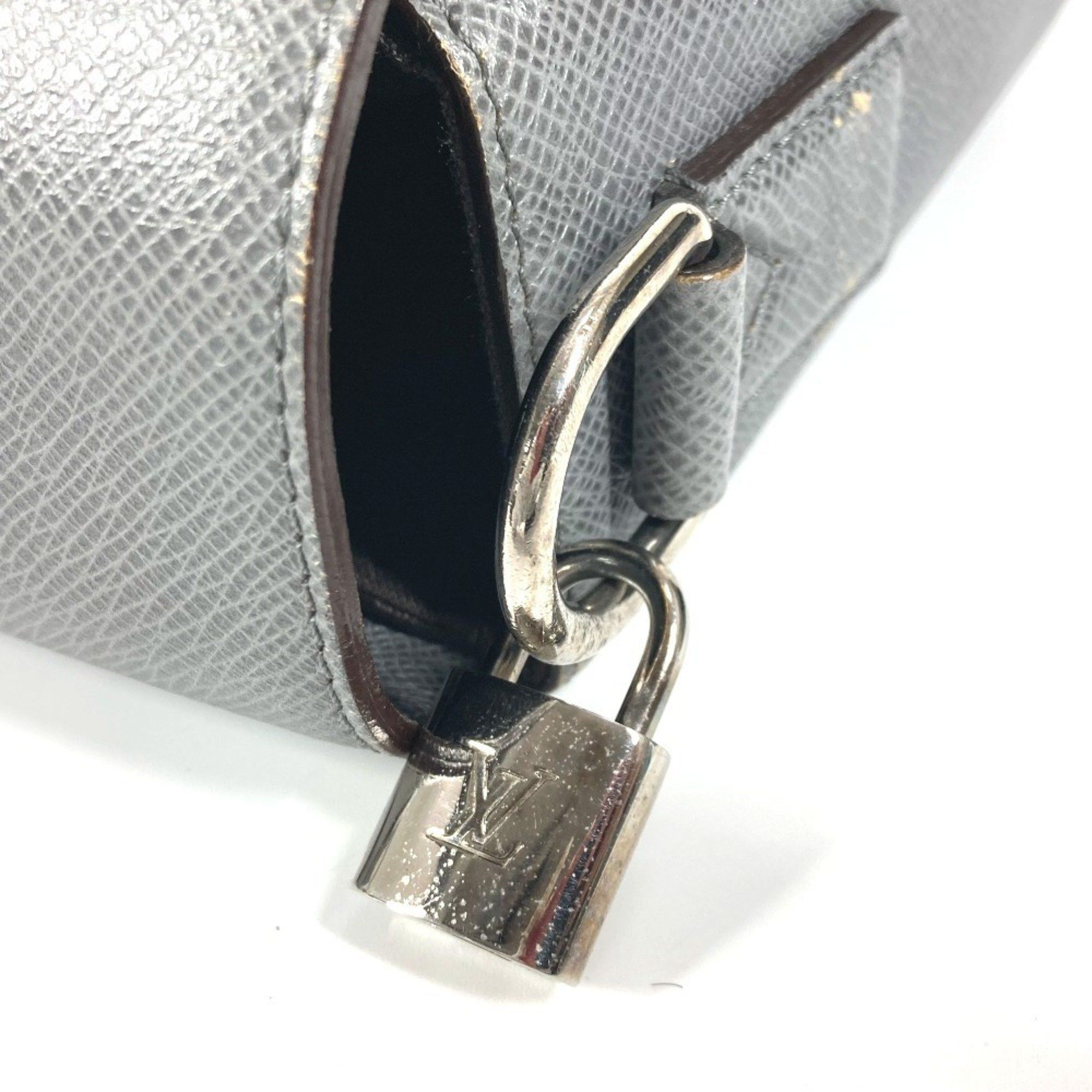 Louis Vuitton LOUIS VUITTON M32638 Taiga Vasili GM 2WAY bag Shoulder Handbag Crossbody Business leather Men's Glacier Gray Size ONE SIZE - 10 Thumbnail