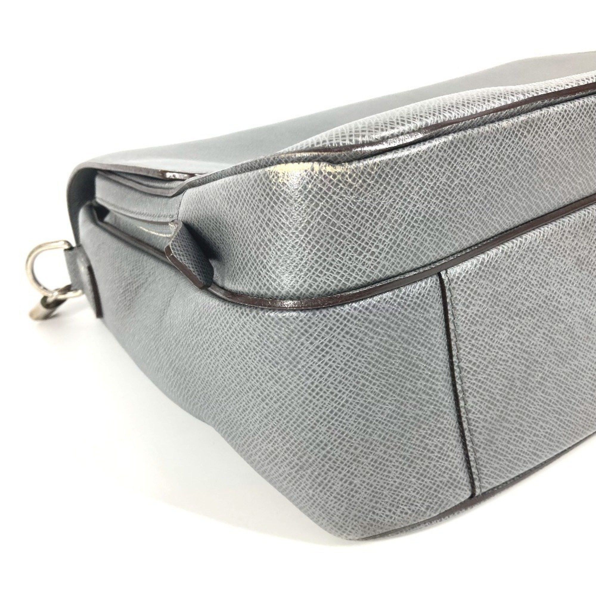 Louis Vuitton LOUIS VUITTON M32638 Taiga Vasili GM 2WAY bag Shoulder Handbag Crossbody Business leather Men's Glacier Gray Size ONE SIZE - 13 Thumbnail