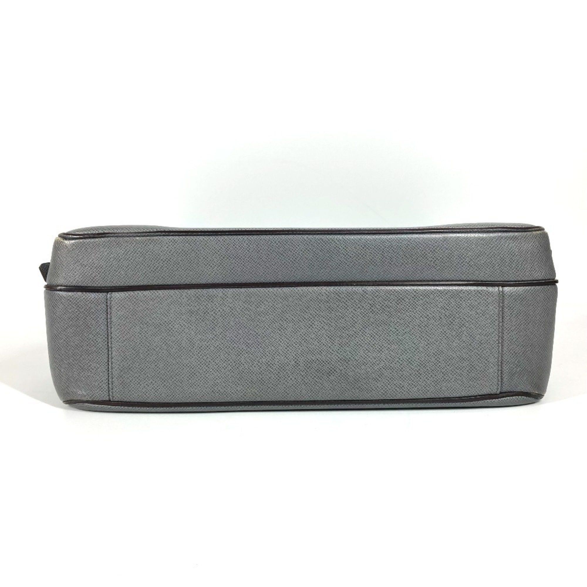 Louis Vuitton LOUIS VUITTON M32638 Taiga Vasili GM 2WAY bag Shoulder Handbag Crossbody Business leather Men's Glacier Gray Size ONE SIZE - 11 Thumbnail