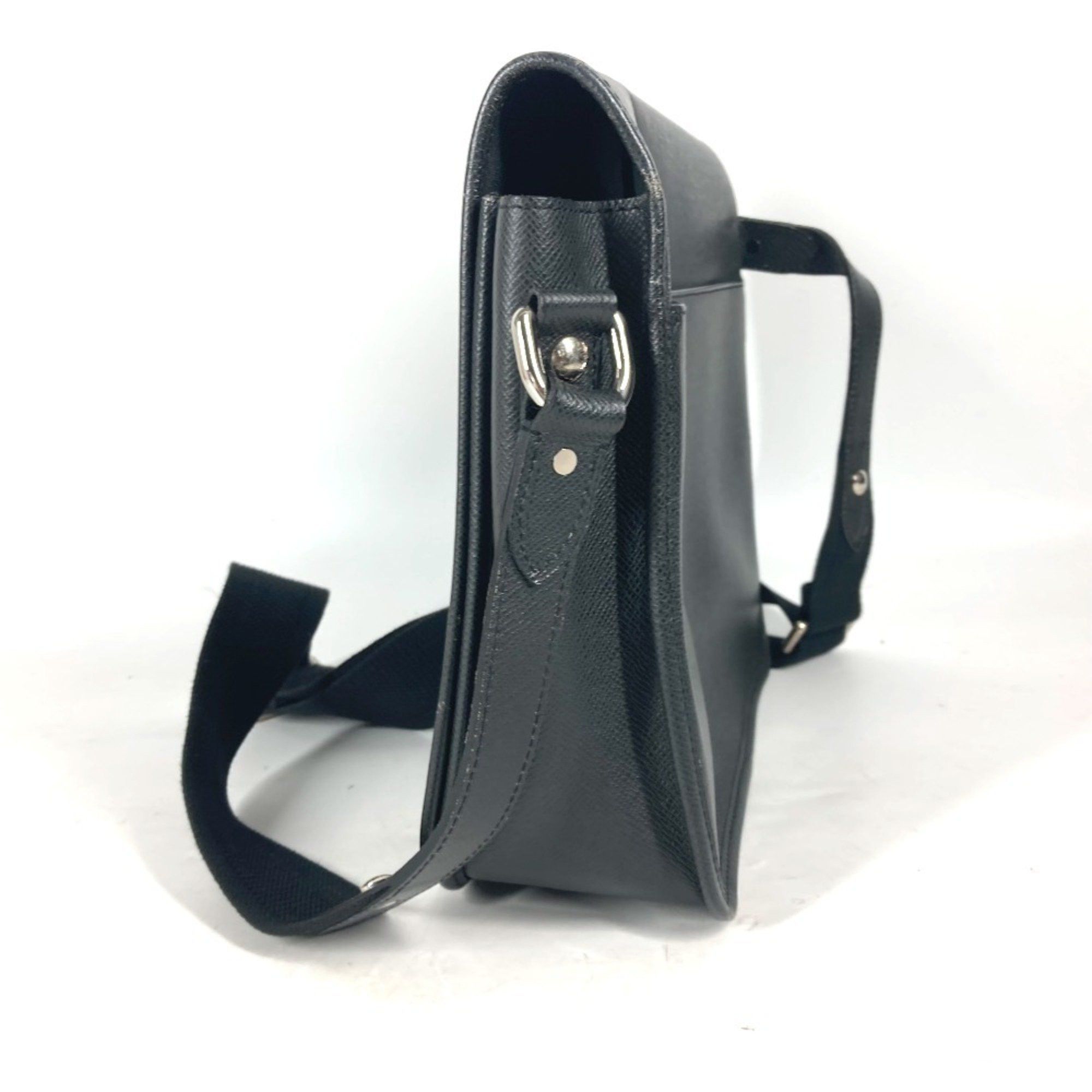 Louis Vuitton LOUIS VUITTON M32482 Taiga Andrei Bag Flap Crossbody Messenger Shoulder Leather Men's Ardoise Black Size ONE SIZE - 3 Thumbnail