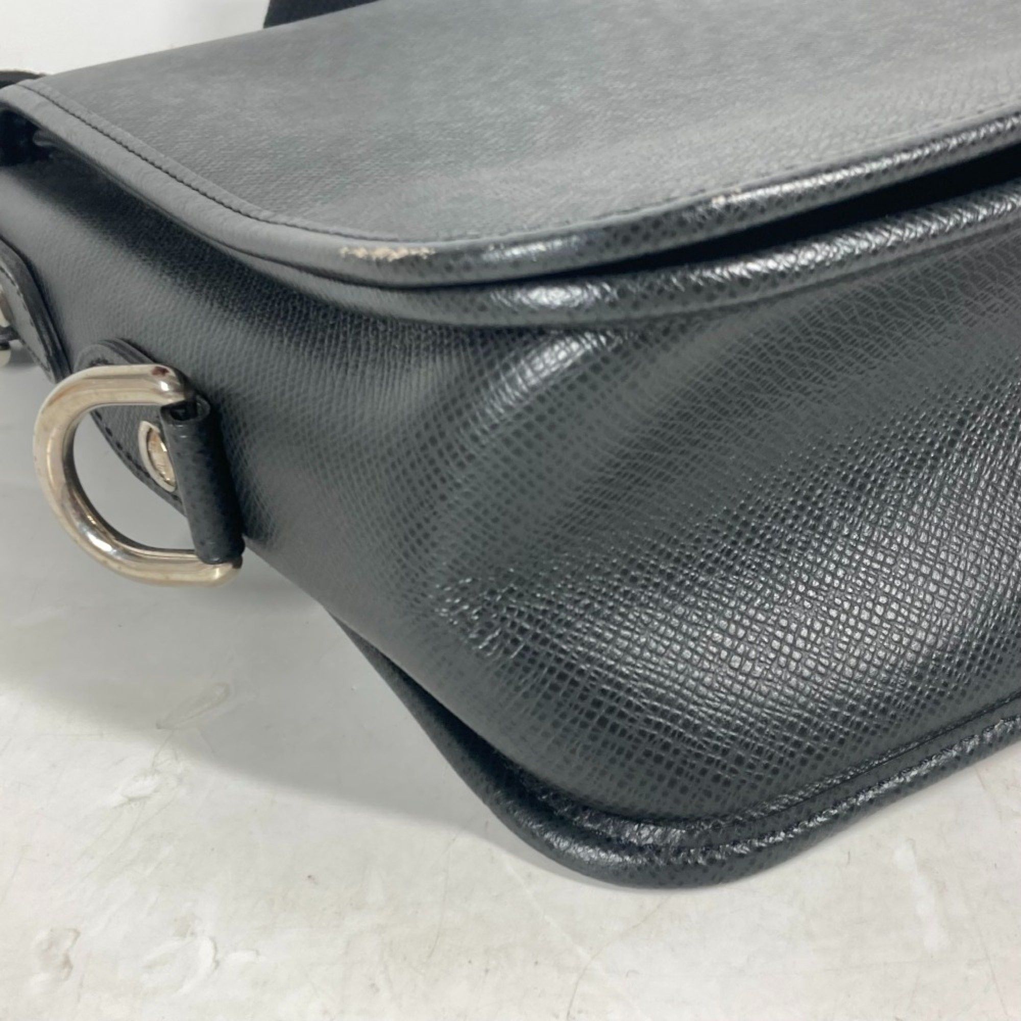 Louis Vuitton LOUIS VUITTON M32482 Taiga Andrei Bag Flap Crossbody Messenger Shoulder Leather Men's Ardoise Black Size ONE SIZE - 7 Thumbnail