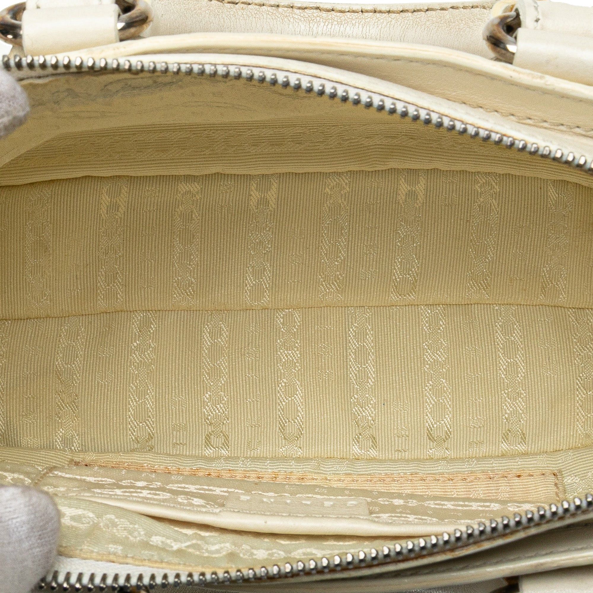 Celine Celine Mini Leather Boogie Handbag White Size ONE SIZE - 4 Thumbnail