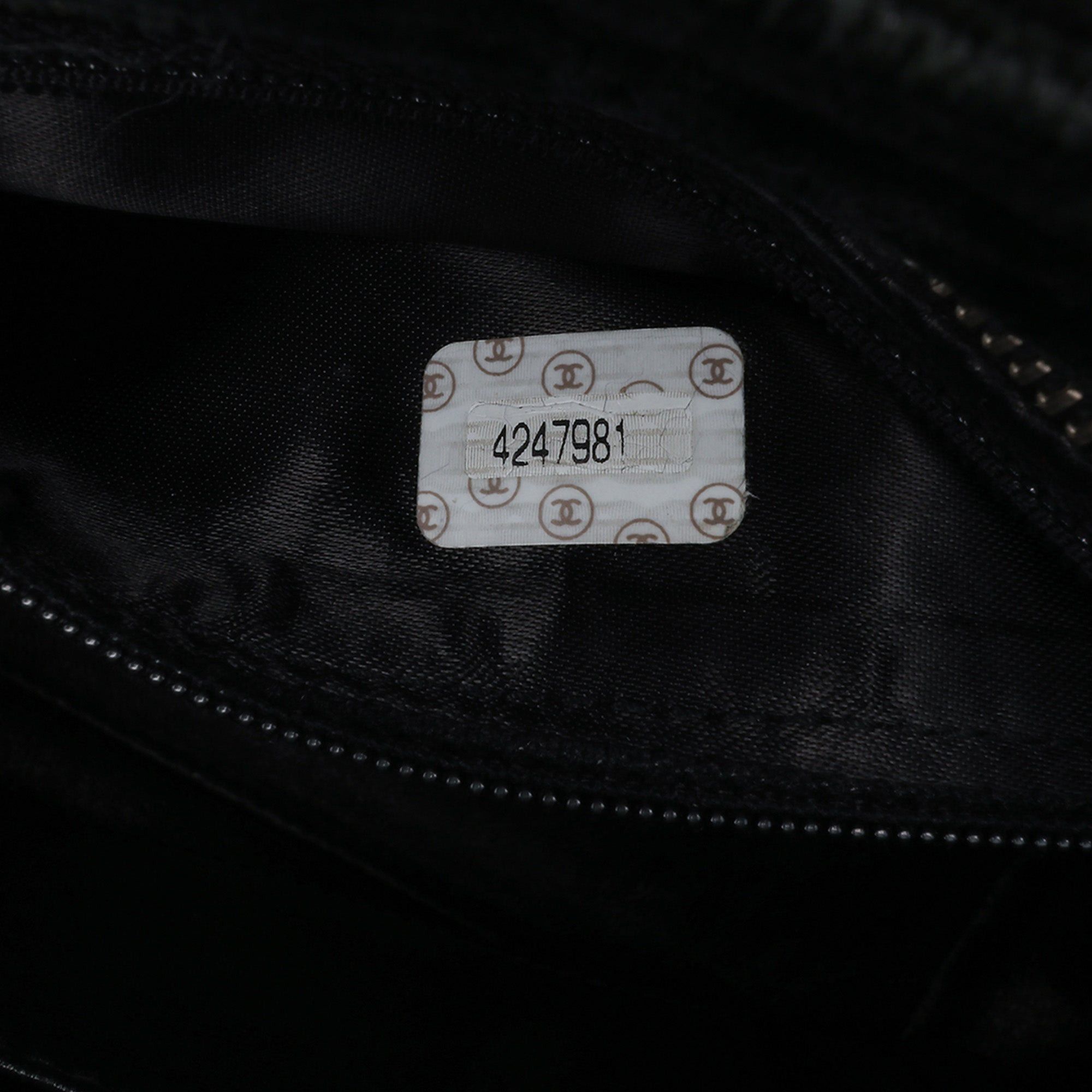 Chanel Chanel Quilted Velvet Shoulder Bag Black Size ONE SIZE - 6 Thumbnail