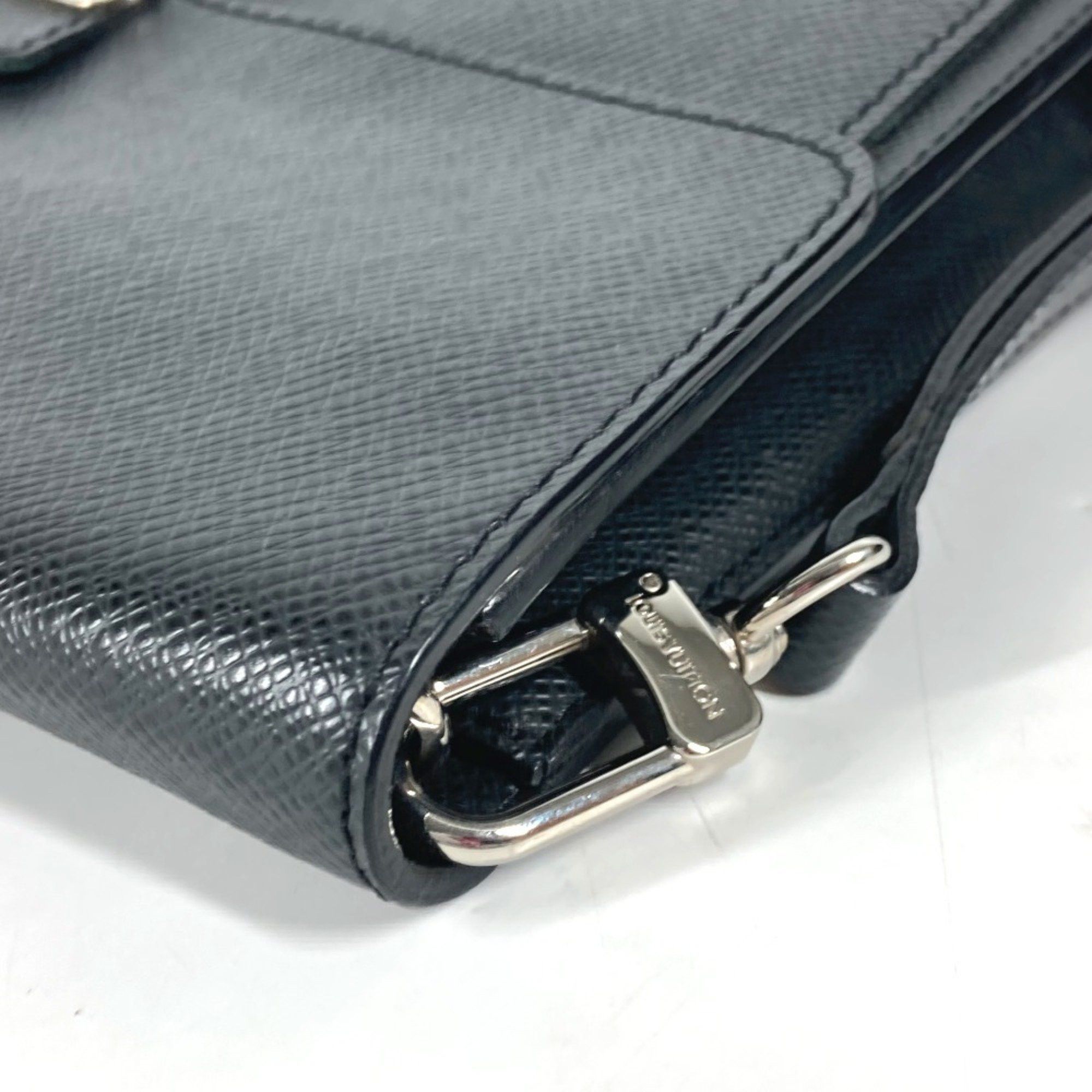 Louis Vuitton LOUIS VUITTON M32592 Taiga Belaia Bag Pouch Clutch with Strap Second Leather Men's Ardoise Black Size ONE SIZE - 11 Thumbnail