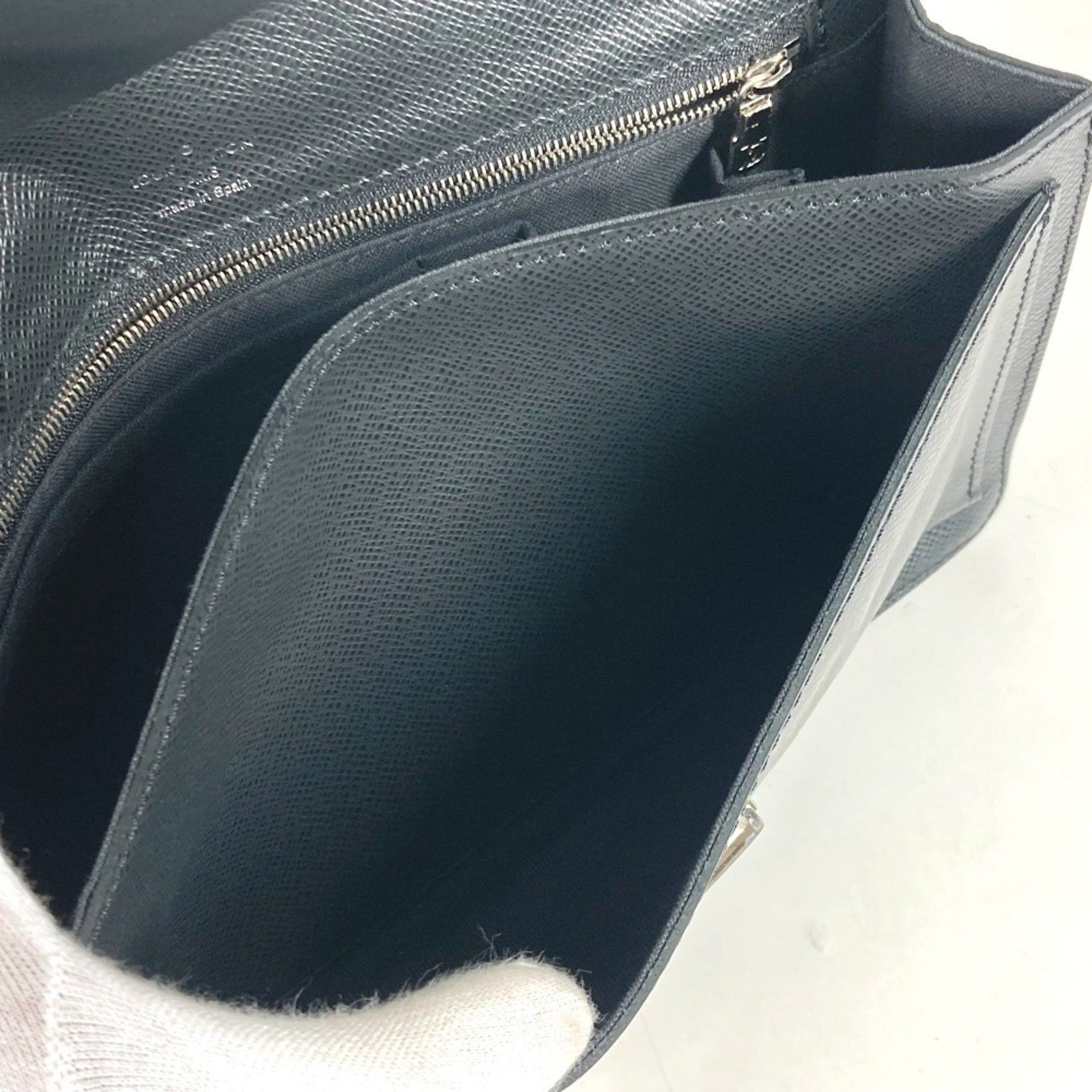 Louis Vuitton LOUIS VUITTON M32592 Taiga Belaia Bag Pouch Clutch with Strap Second Leather Men's Ardoise Black Size ONE SIZE - 17 Thumbnail