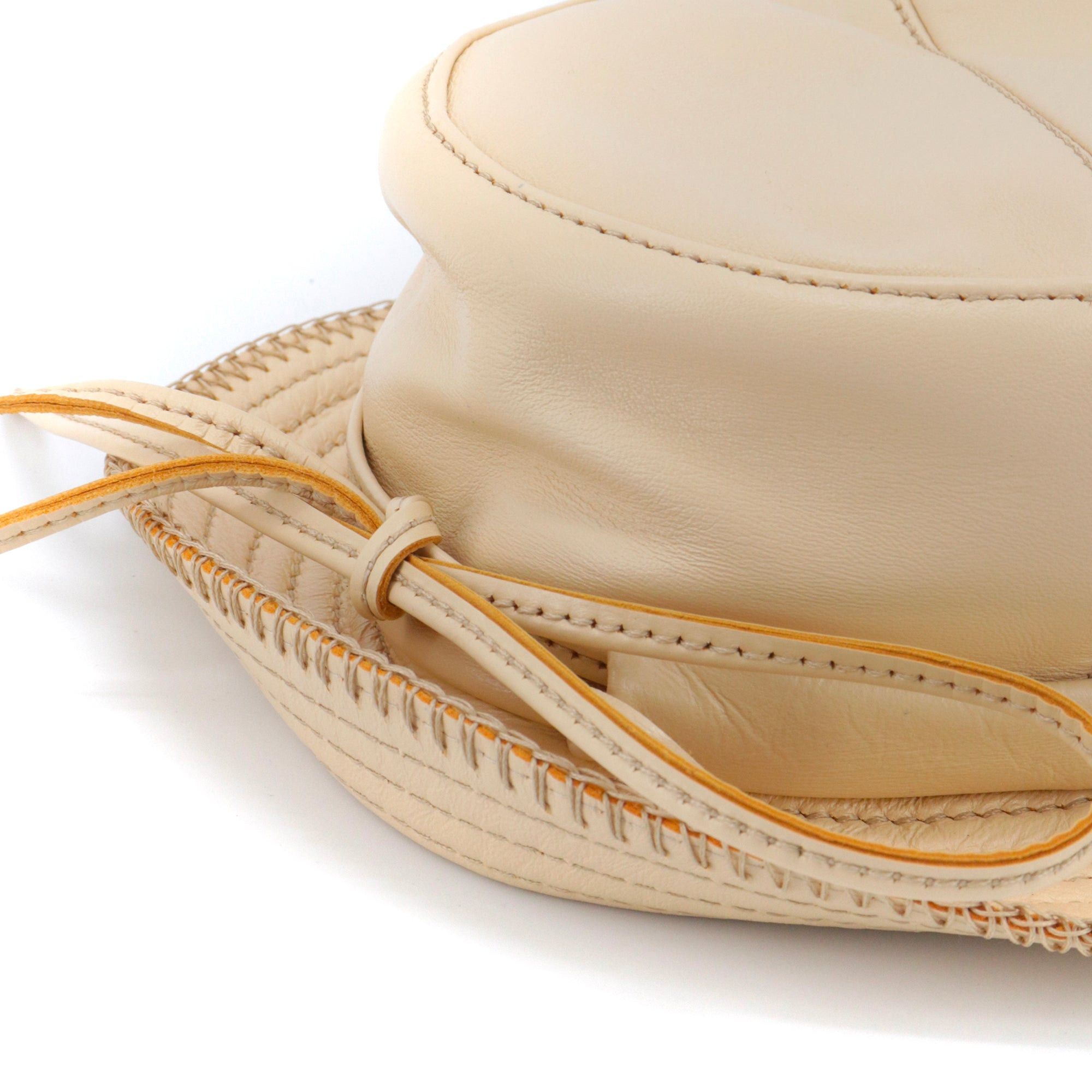 Jacquemus JACQUEMUS - Jacquemus Mentalo bucket hat in beige lambskin (T56) Size ONE SIZE - 4 Thumbnail