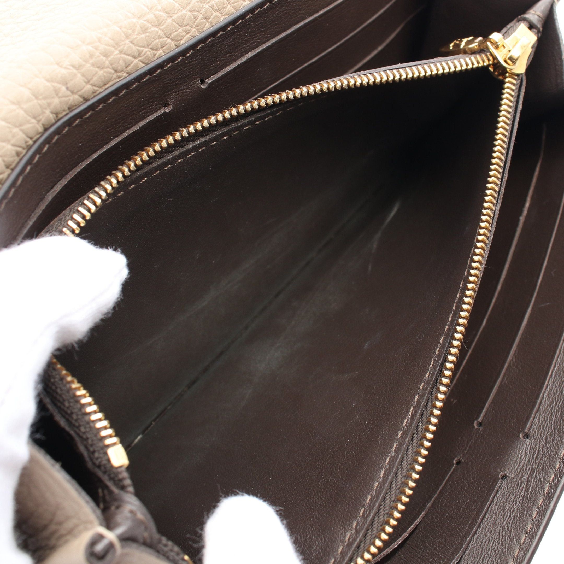Louis Vuitton Louis Vuitton Portefeuil Capucines Carré Bi-Fold Long Wallet Taurillon Leather Gray Beige Size ONE SIZE - 6 Thumbnail