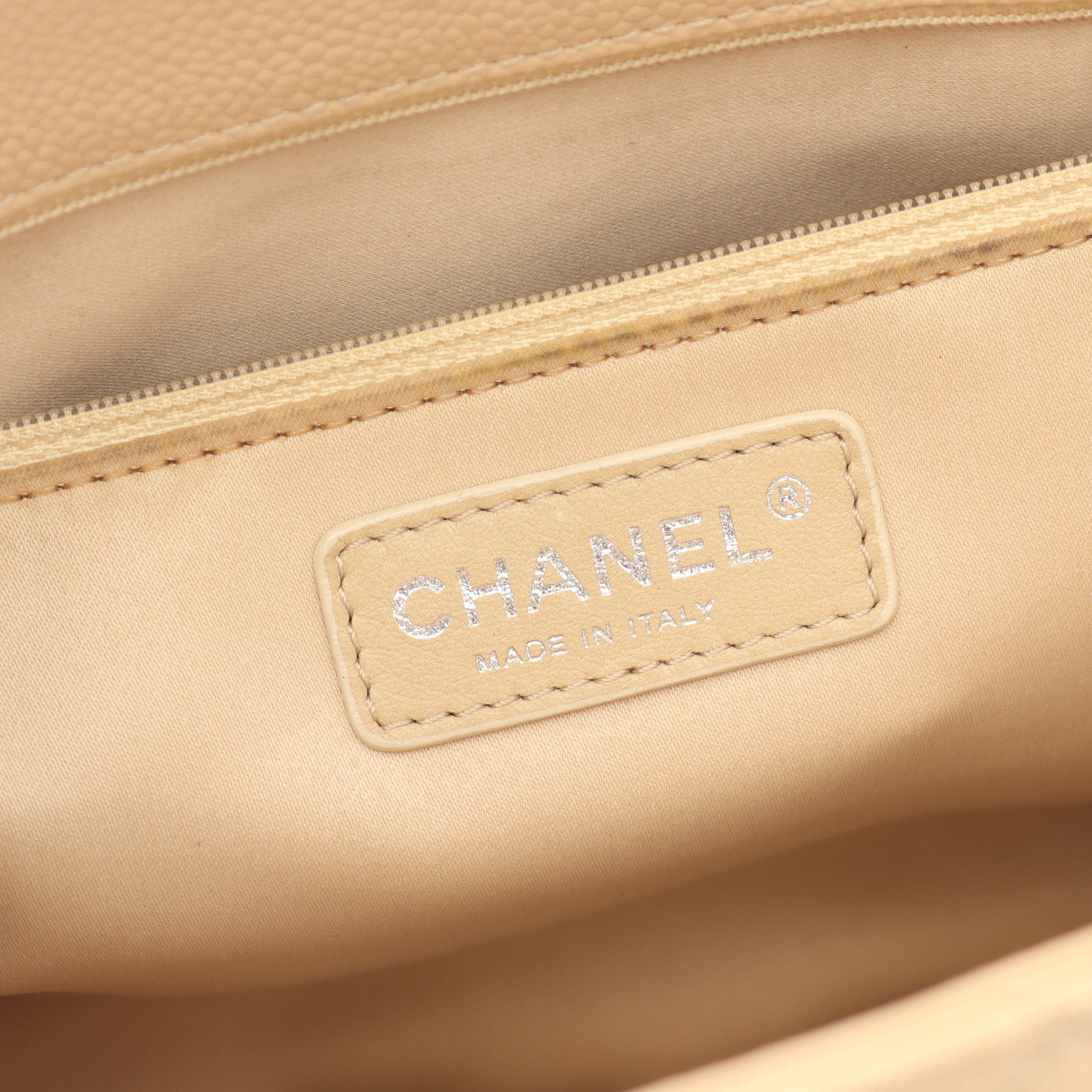 Chanel Chanel Matelasse Grand Shopping Gst Chain Shoulder Bag Tote Caviar Skin Beige Silver Hardware Size ONE SIZE - 4 Thumbnail