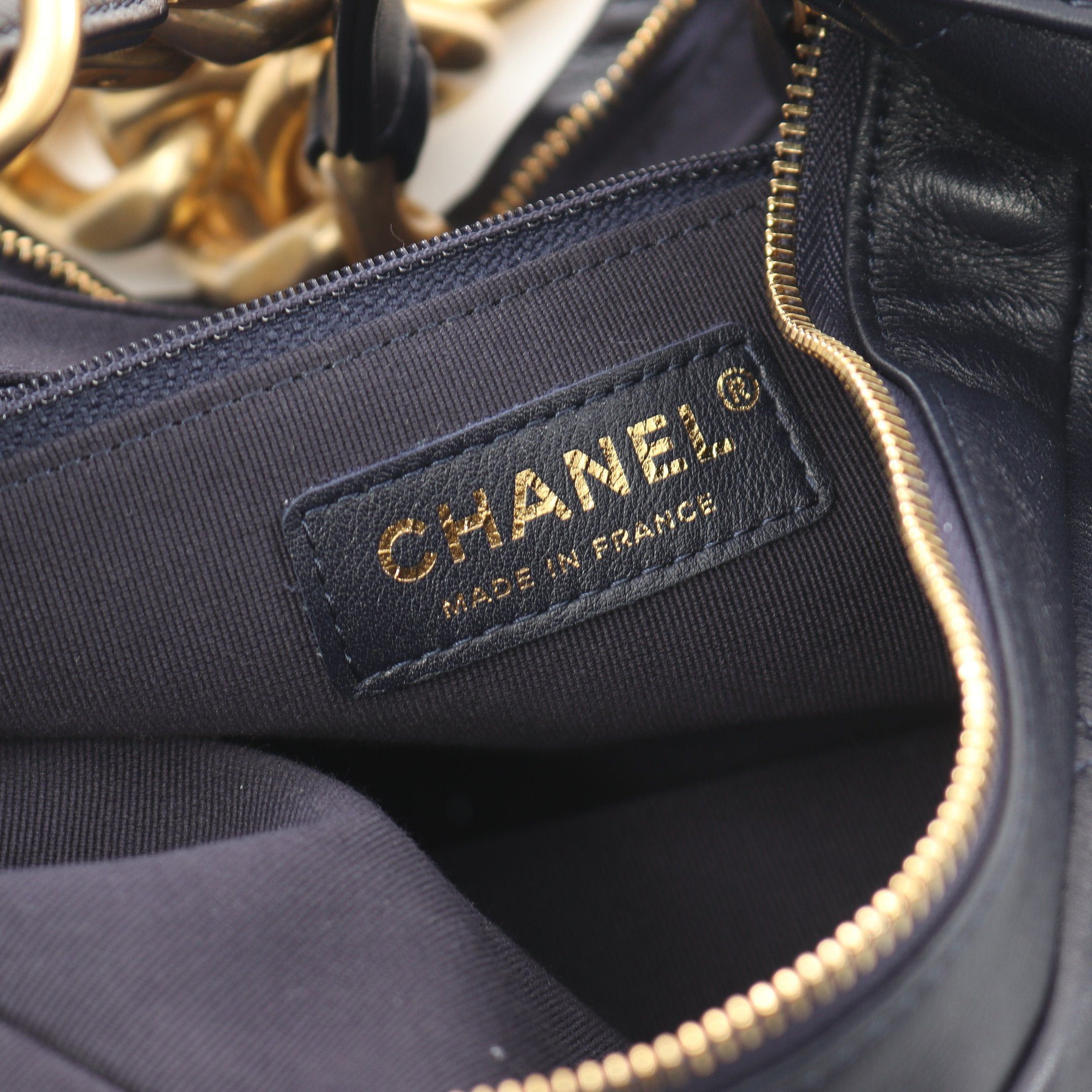 Chanel Chanel Matelasse Chain Shoulder Bag Leather Navy Gold Hardware Size ONE SIZE - 4 Thumbnail
