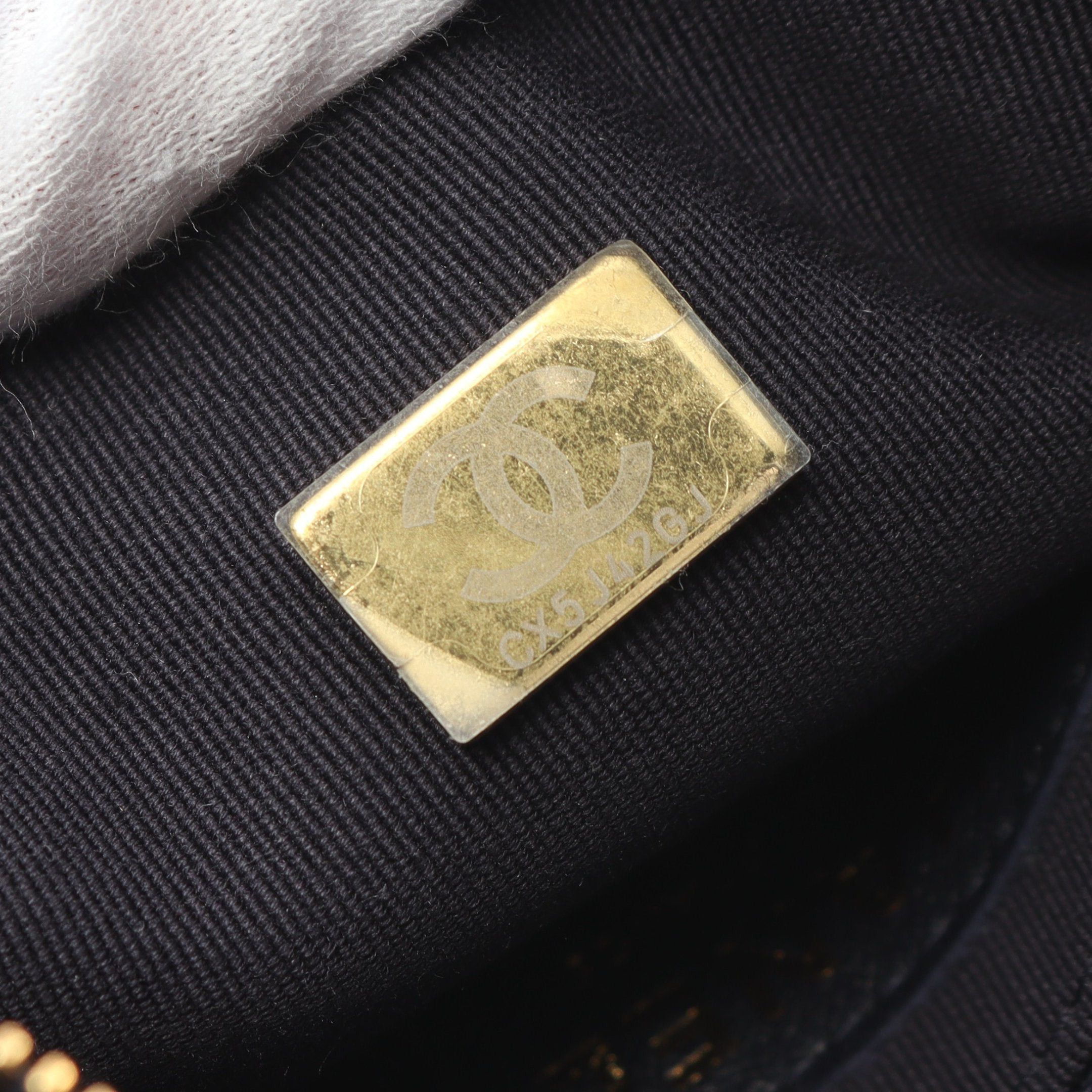 Chanel Chanel Matelasse Chain Shoulder Bag Leather Navy Gold Hardware Size ONE SIZE - 5 Thumbnail
