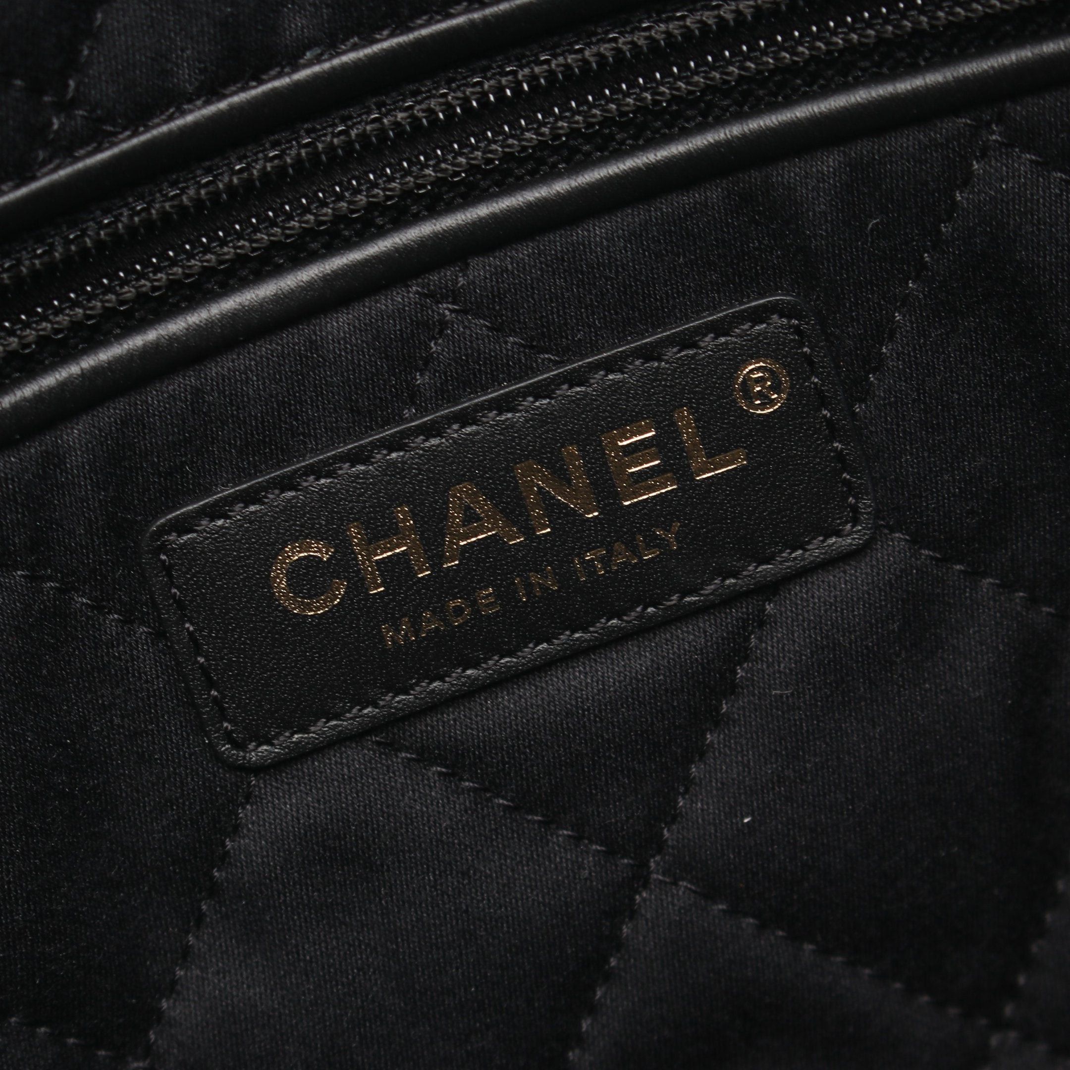 Chanel Chanel Matelasse Chanel 22 Small Chain Shoulder Bag Leather Patent Black Gold Hardware Size ONE SIZE - 4 Thumbnail