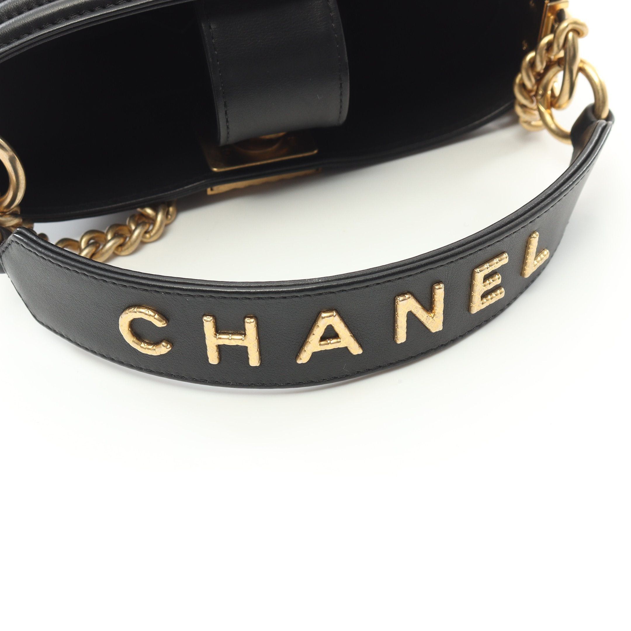 Chanel Chanel Boy Chanel Chain Shoulder Bag Lambskin Black Gold Hardware Size ONE SIZE - 9 Thumbnail
