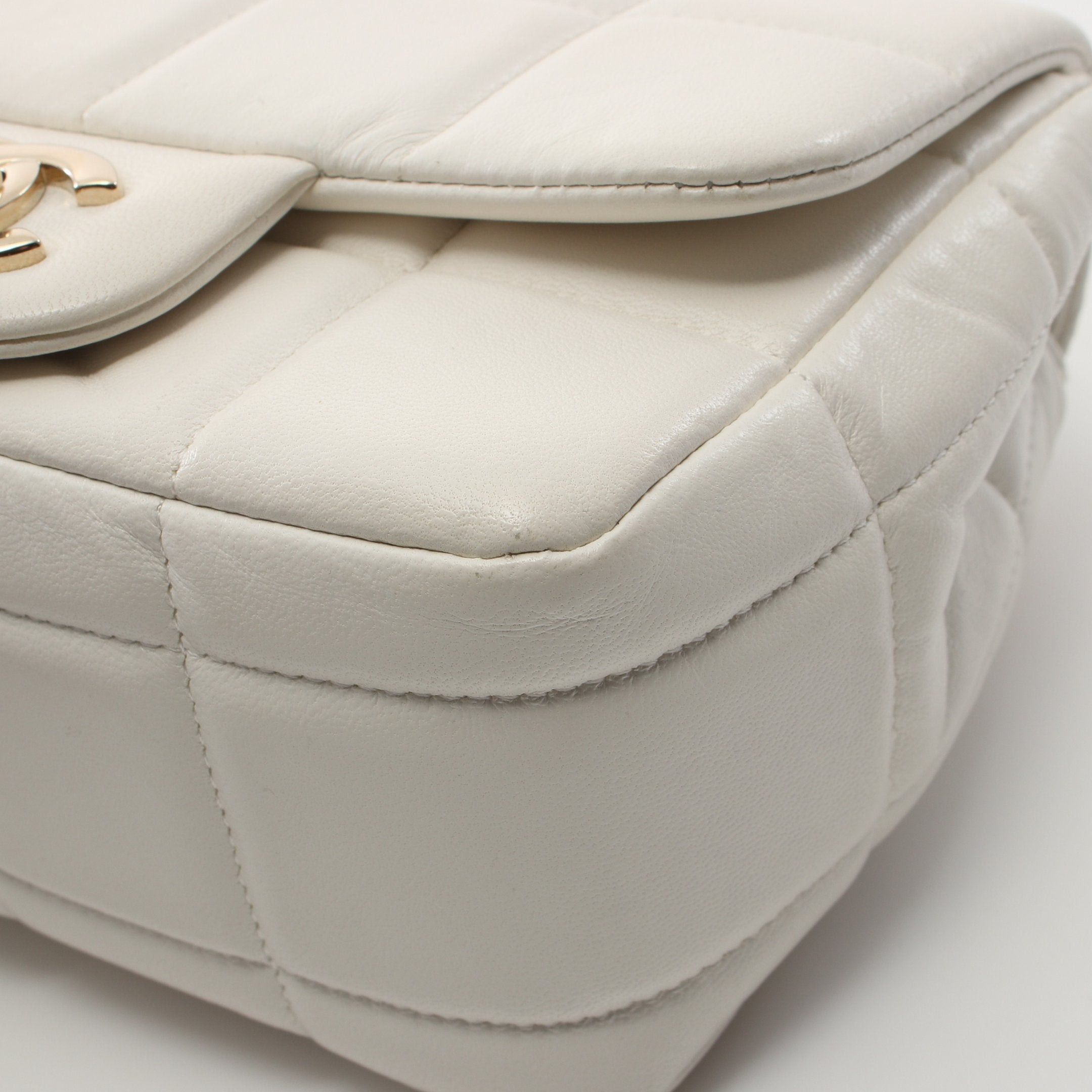 Chanel Chanel Chocolate Bar Mini Flap Chain Shoulder Bag Lambskin White Gold Hardware Size ONE SIZE - 7 Thumbnail