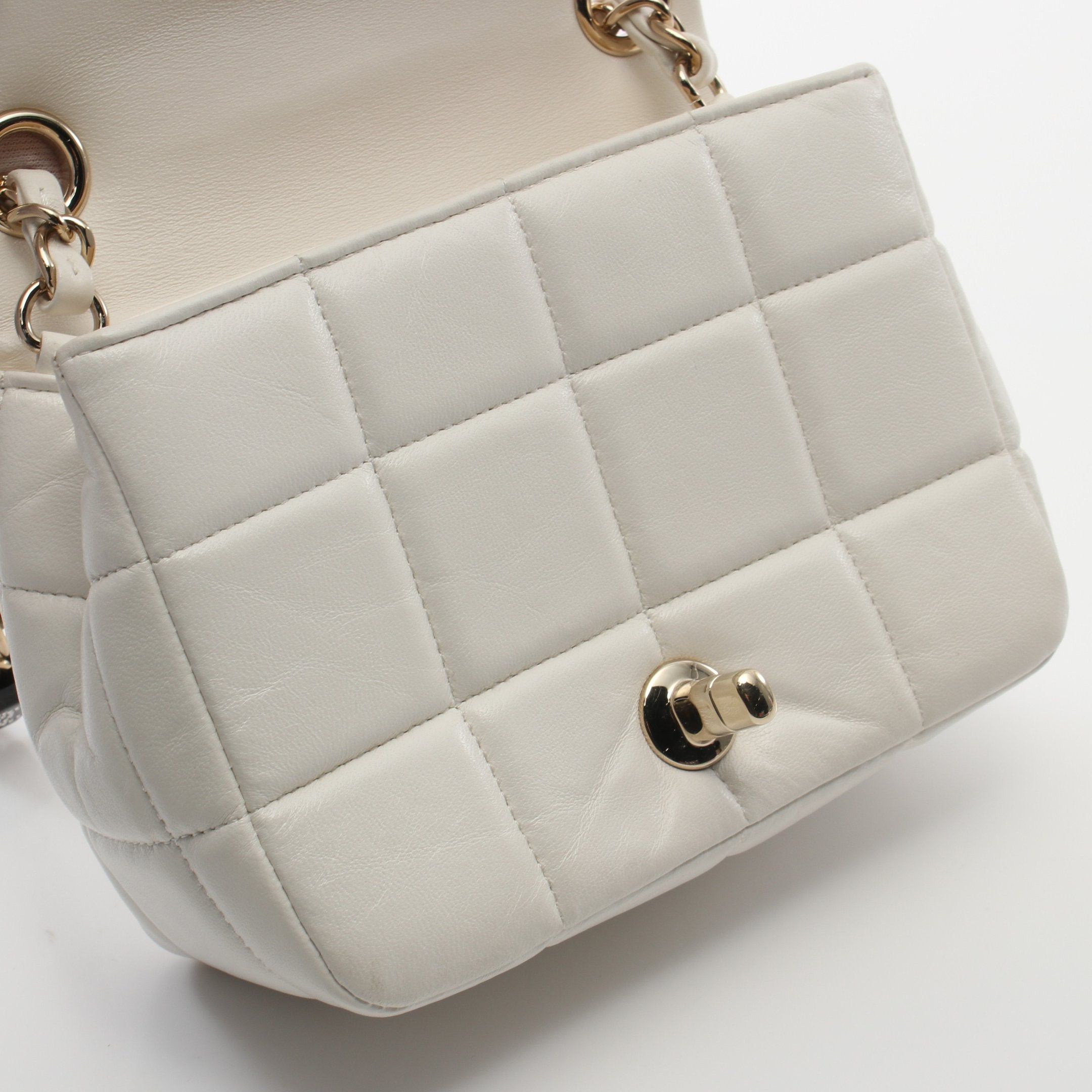Chanel Chanel Chocolate Bar Mini Flap Chain Shoulder Bag Lambskin White Gold Hardware Size ONE SIZE - 12 Thumbnail