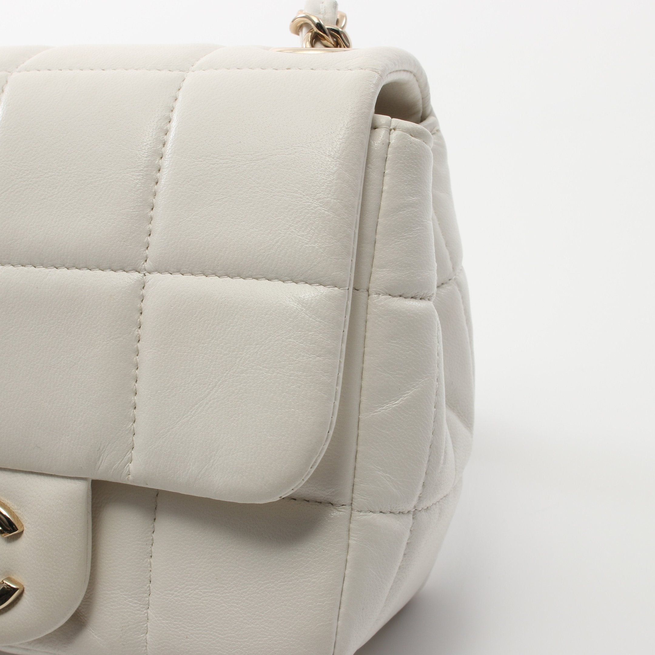 Chanel Chanel Chocolate Bar Mini Flap Chain Shoulder Bag Lambskin White Gold Hardware Size ONE SIZE - 9 Thumbnail