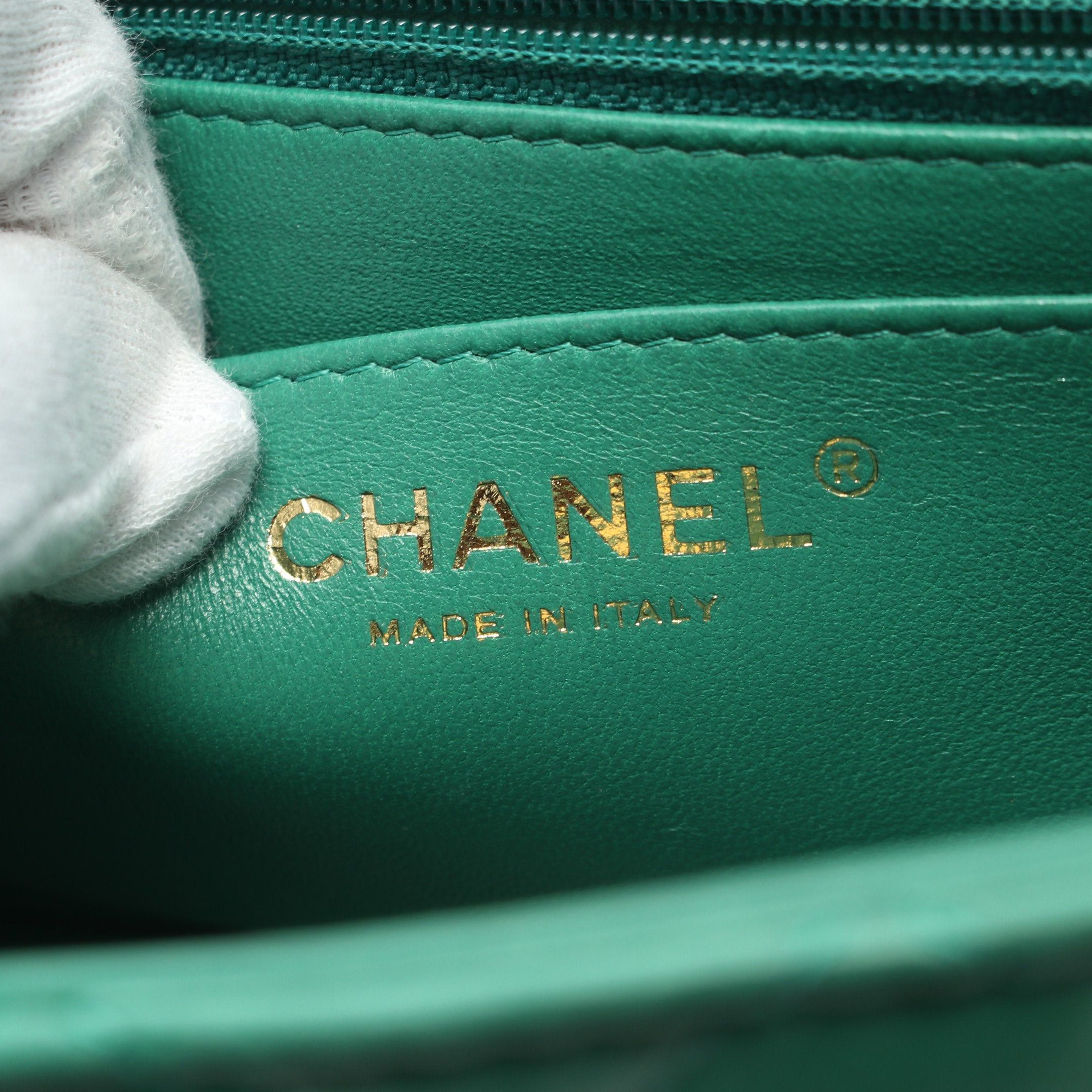 Chanel Chanel Mini Matelasse Chain Shoulder Bag Lambskin Green Gold Hardware Size ONE SIZE - 4 Thumbnail