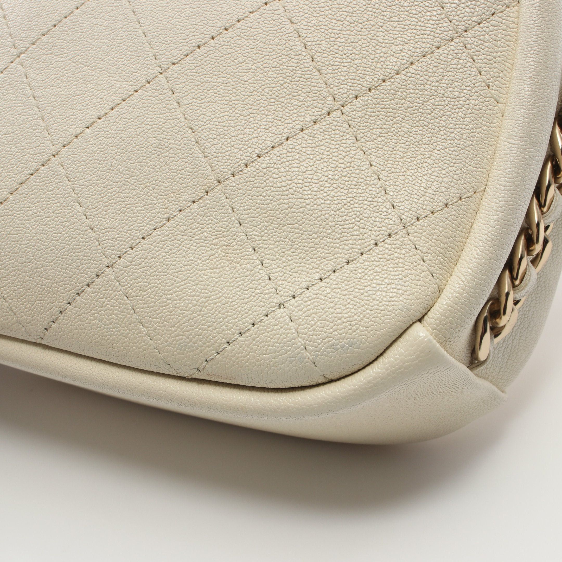 Chanel Chain Shoulder Bag Leather Off White Gold Hardware