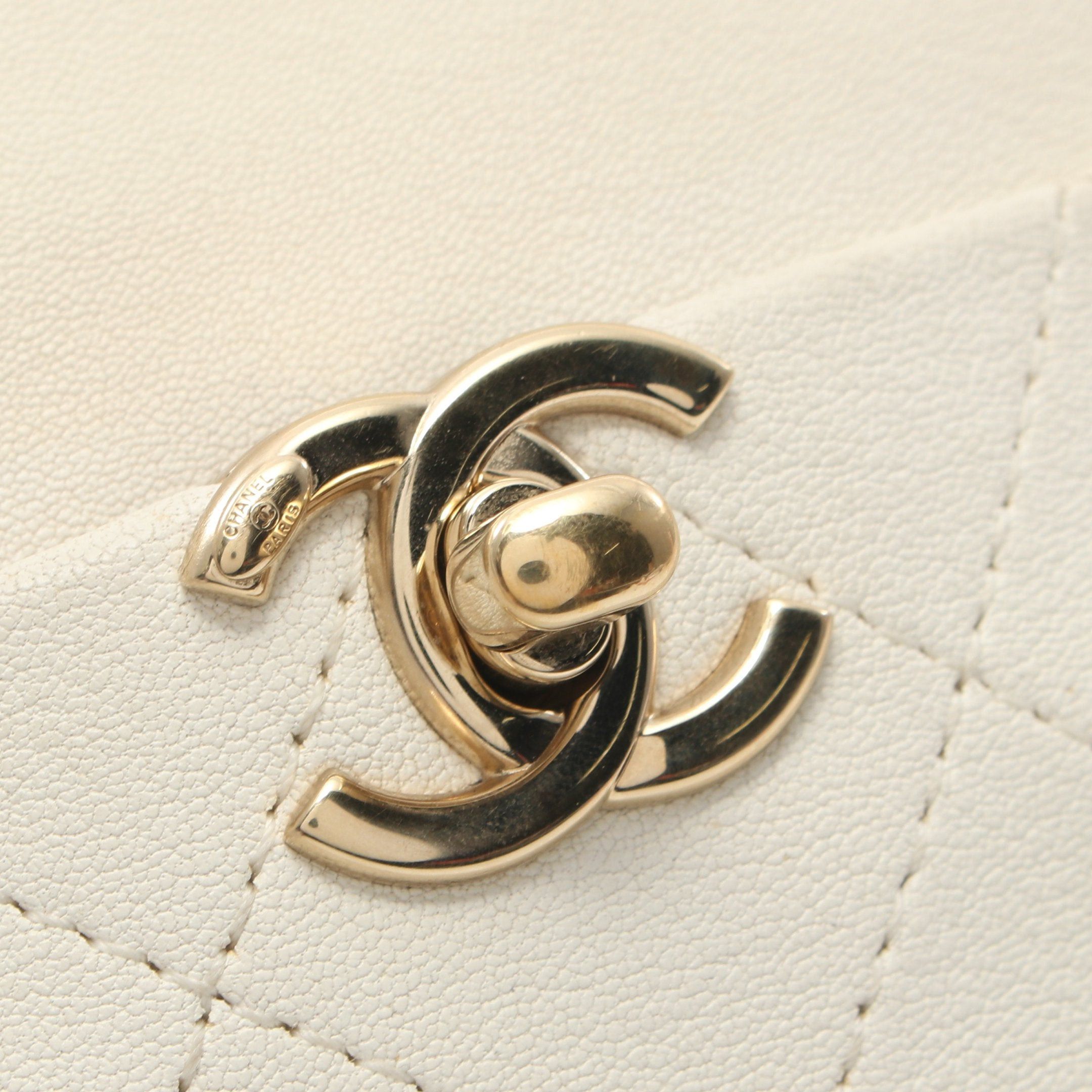 Chanel Chain Shoulder Bag Leather Off White Gold Hardware