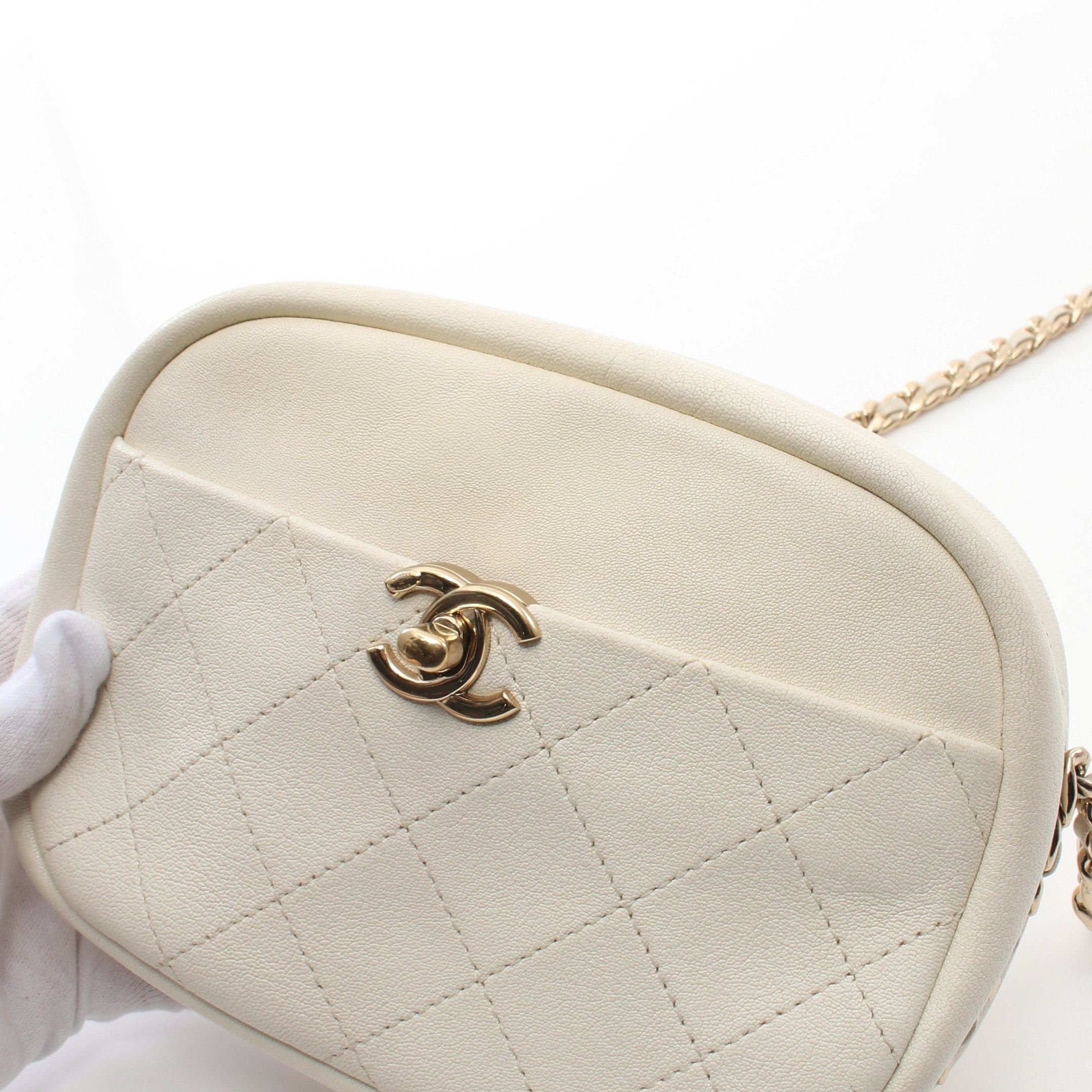 Chanel Chain Shoulder Bag Leather Off White Gold Hardware
