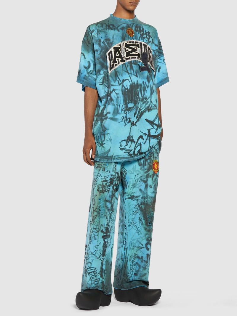 Balenciaga Skater Graffiti-Print T-Shirt in blue Size US XL / EU 56 / 4 - 2 Thumbnail
