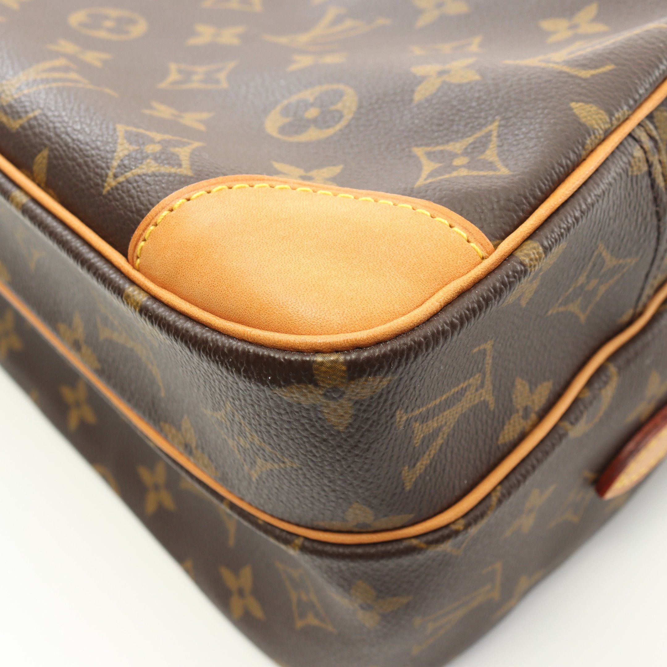 Louis Vuitton Louis Vuitton Nil Monogram Shoulder Bag Leather Brown Size ONE SIZE - 10 Thumbnail