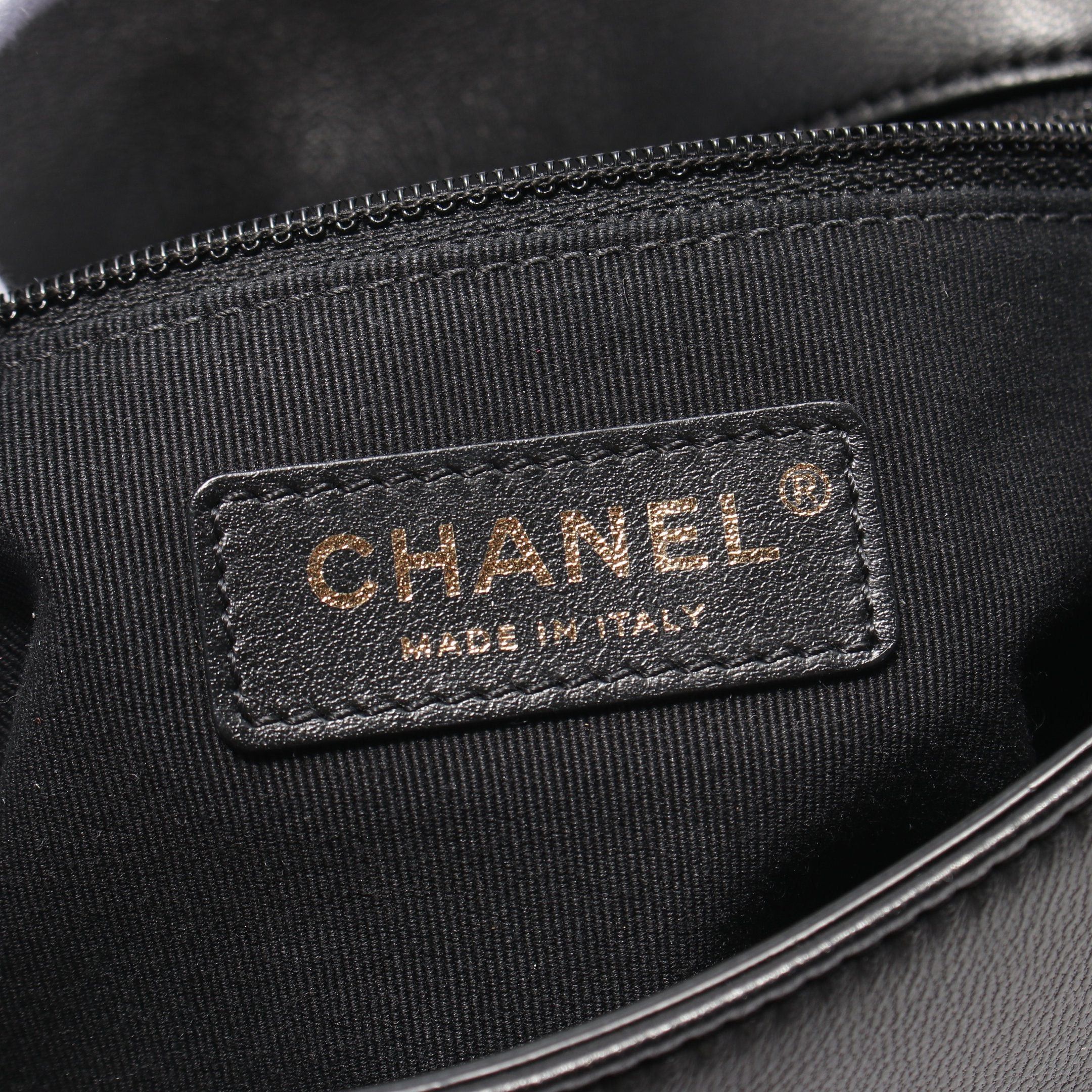 Chanel Chanel Matelasse Chain Shoulder Bag Lambskin Black Gold Hardware Size ONE SIZE - 4 Thumbnail