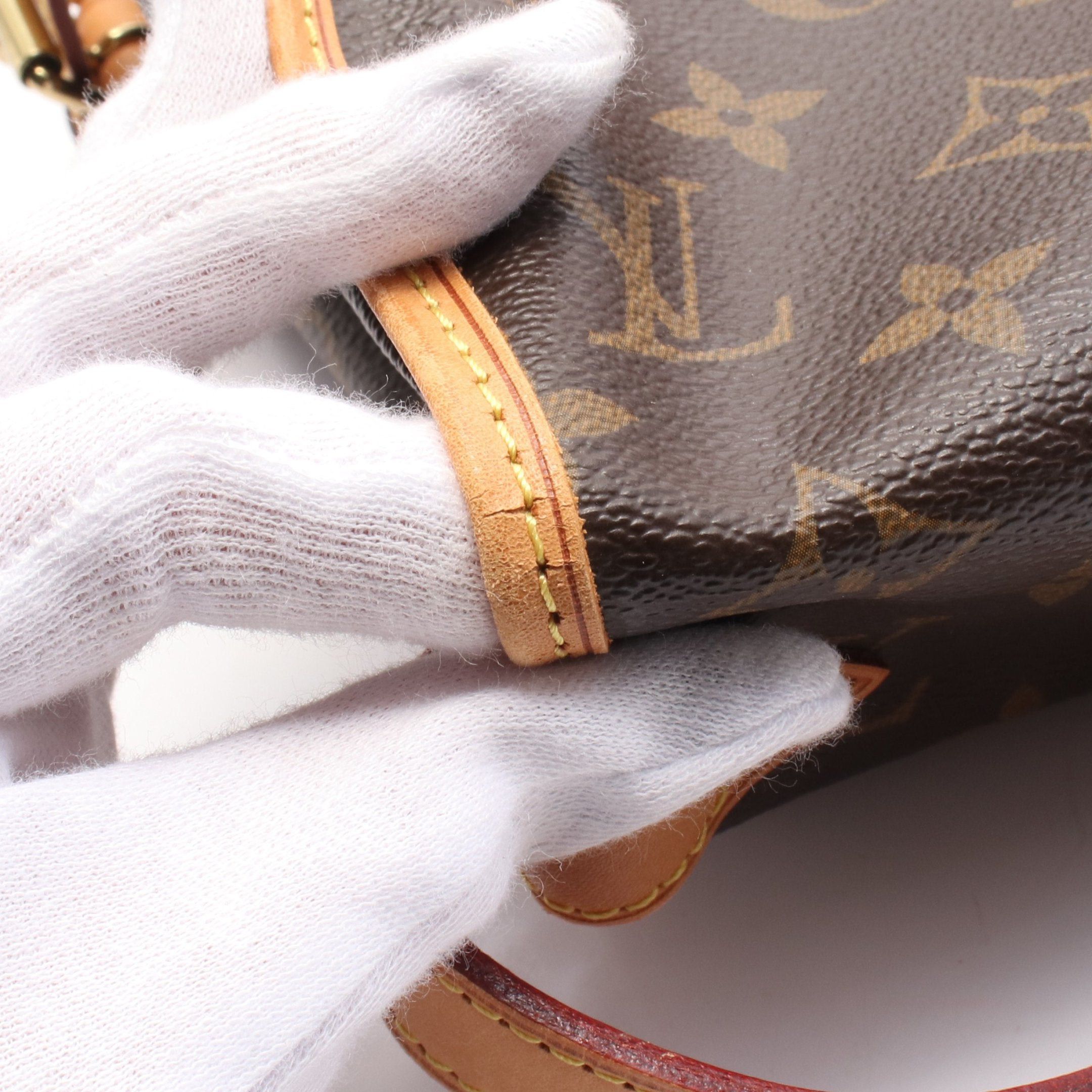 Louis Vuitton Louis Vuitton Saumur 30 Monogram Shoulder Bag Leather Brown Size ONE SIZE - 10 Thumbnail