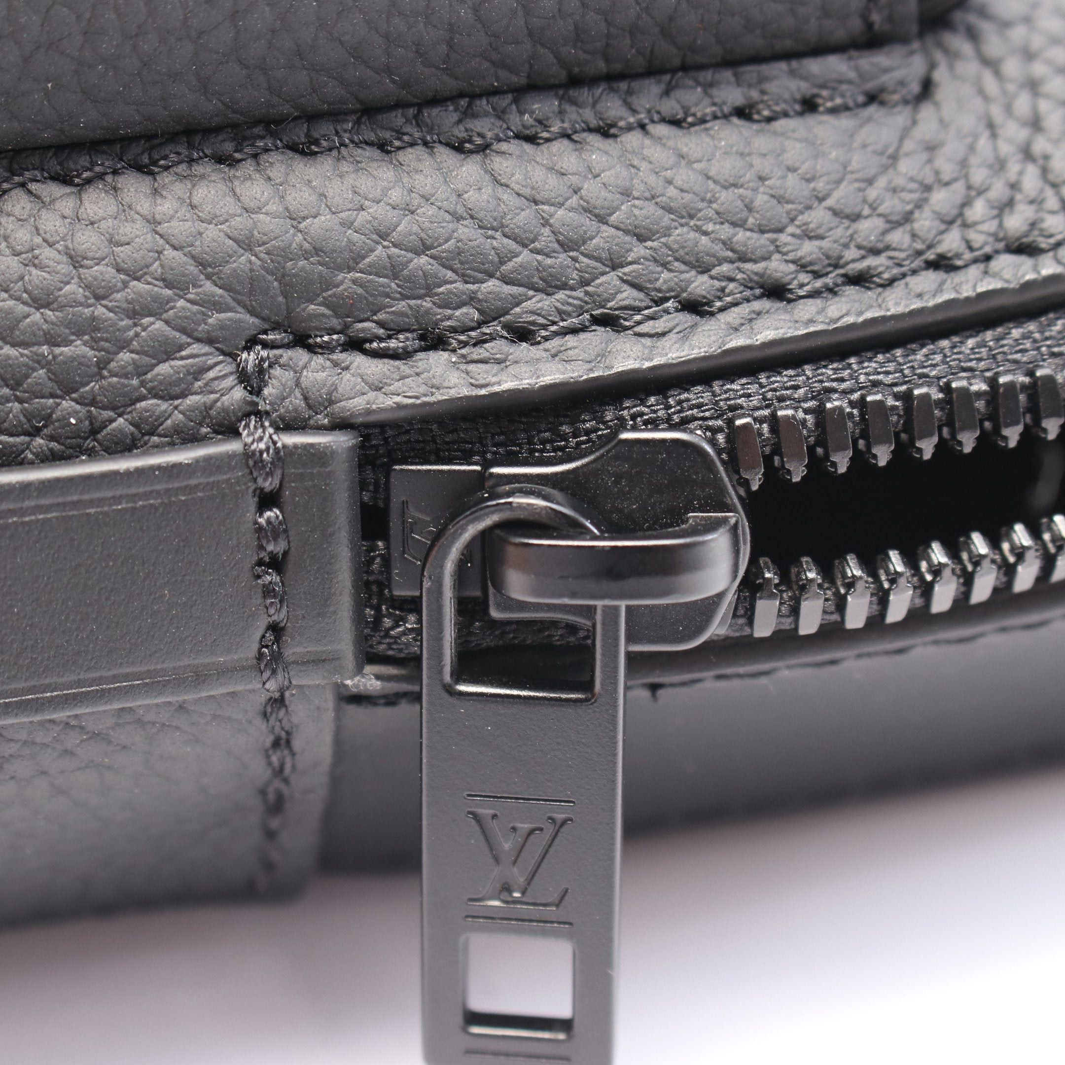 Louis Vuitton Louis Vuitton Pilot Sling Bag Body Leather Black Size ONE SIZE - 5 Thumbnail